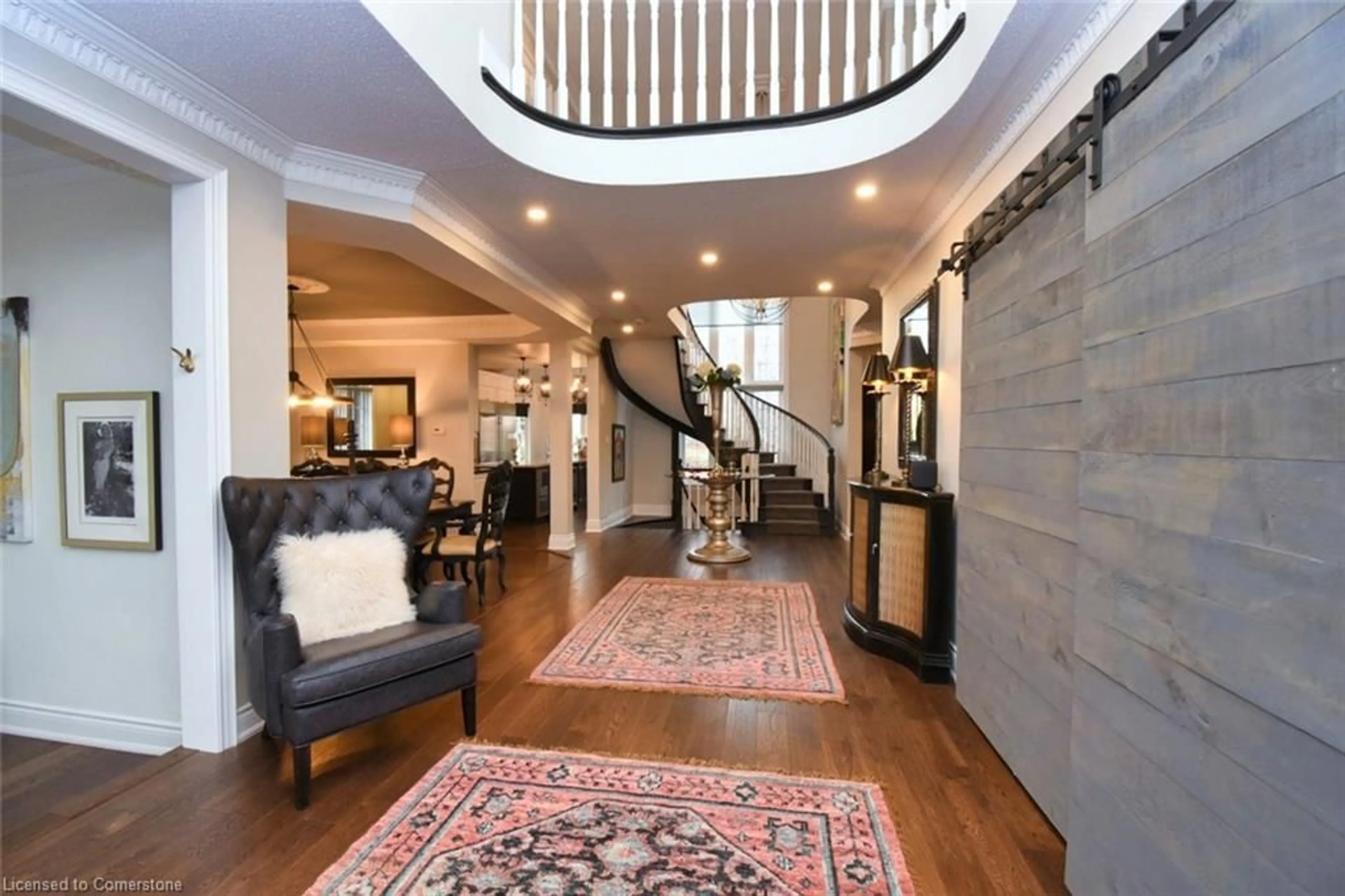 Indoor foyer for 2147 Berwick Dr, Burlington Ontario L7M 4B2