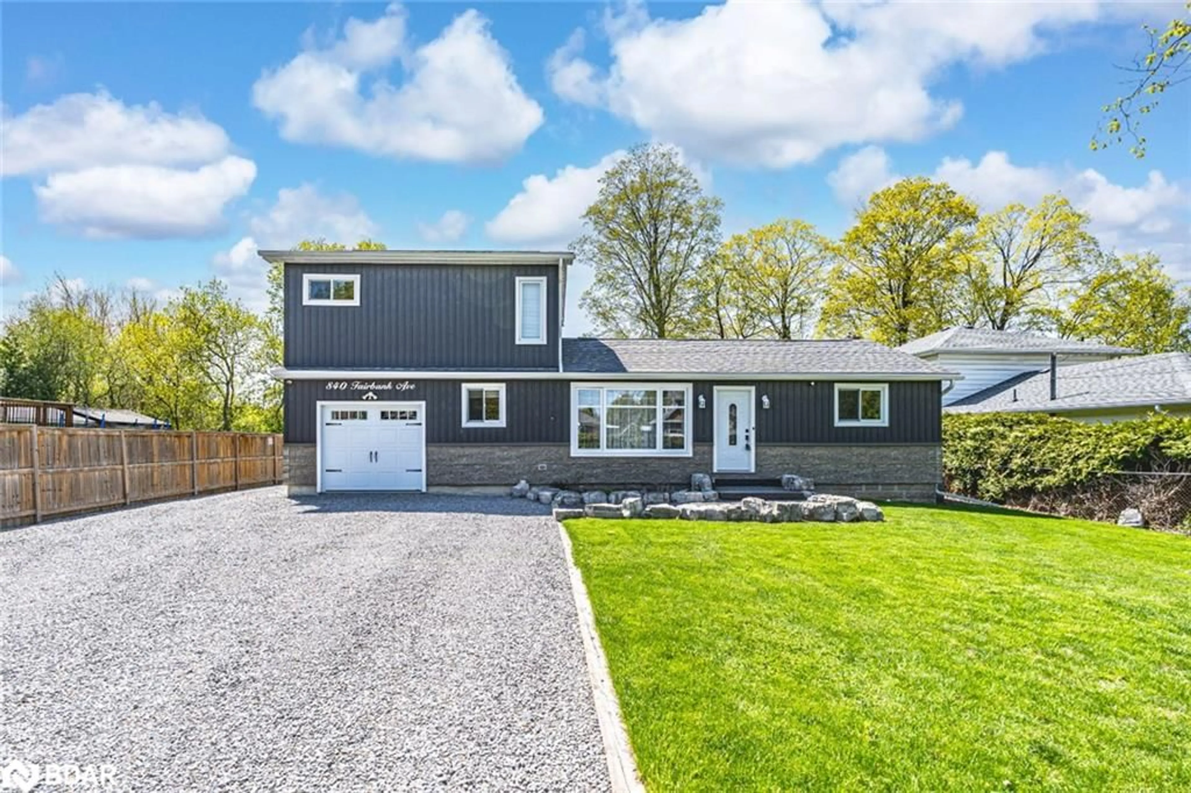 Home with vinyl exterior material, street for 840 Fairbank Ave, Georgina Ontario L0E 1S0