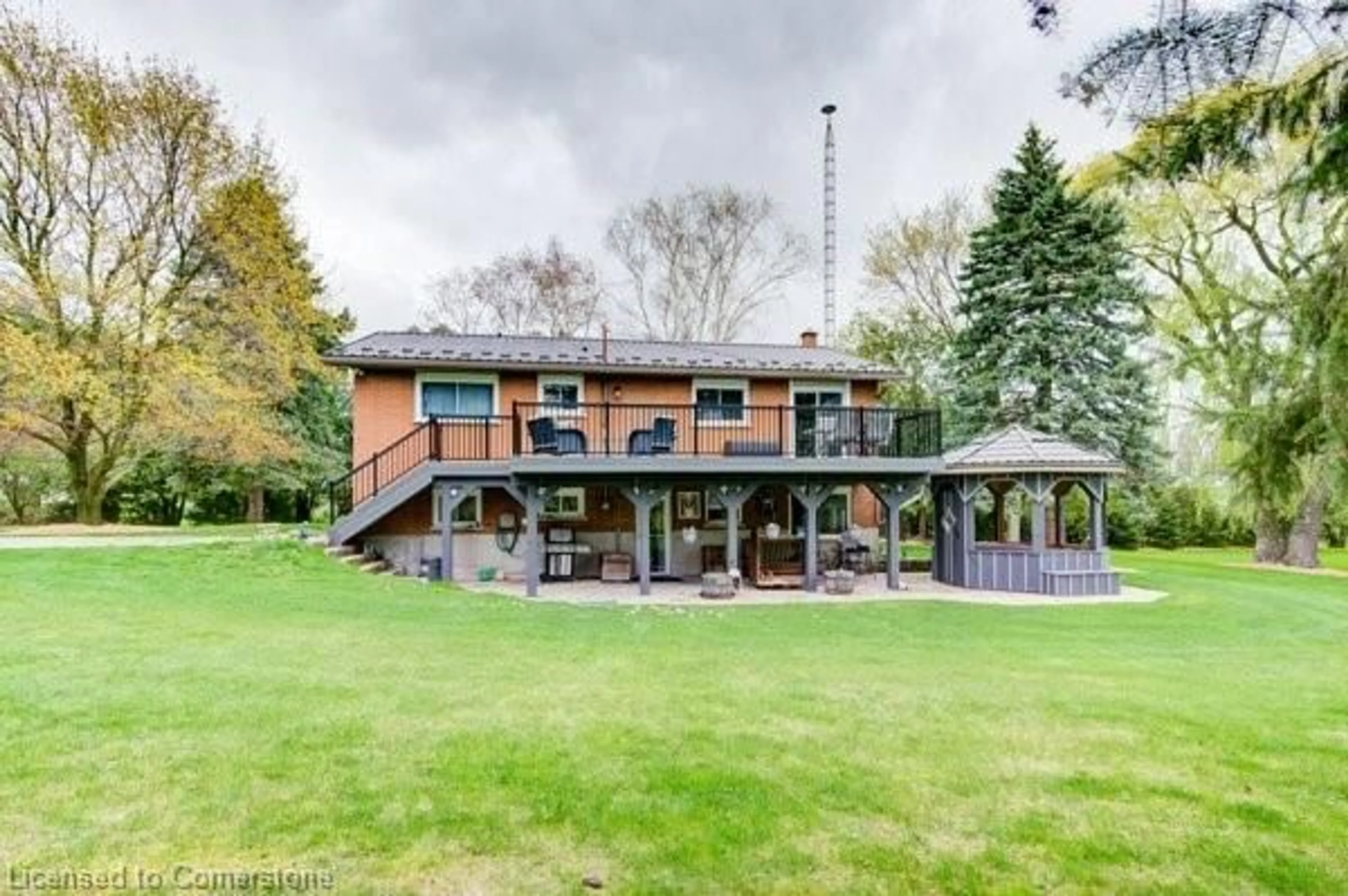 A pic from outside/outdoor area/front of a property/back of a property/a pic from drone, building for 886160 Oxford Road 8, Bright Ontario N0J 1B0