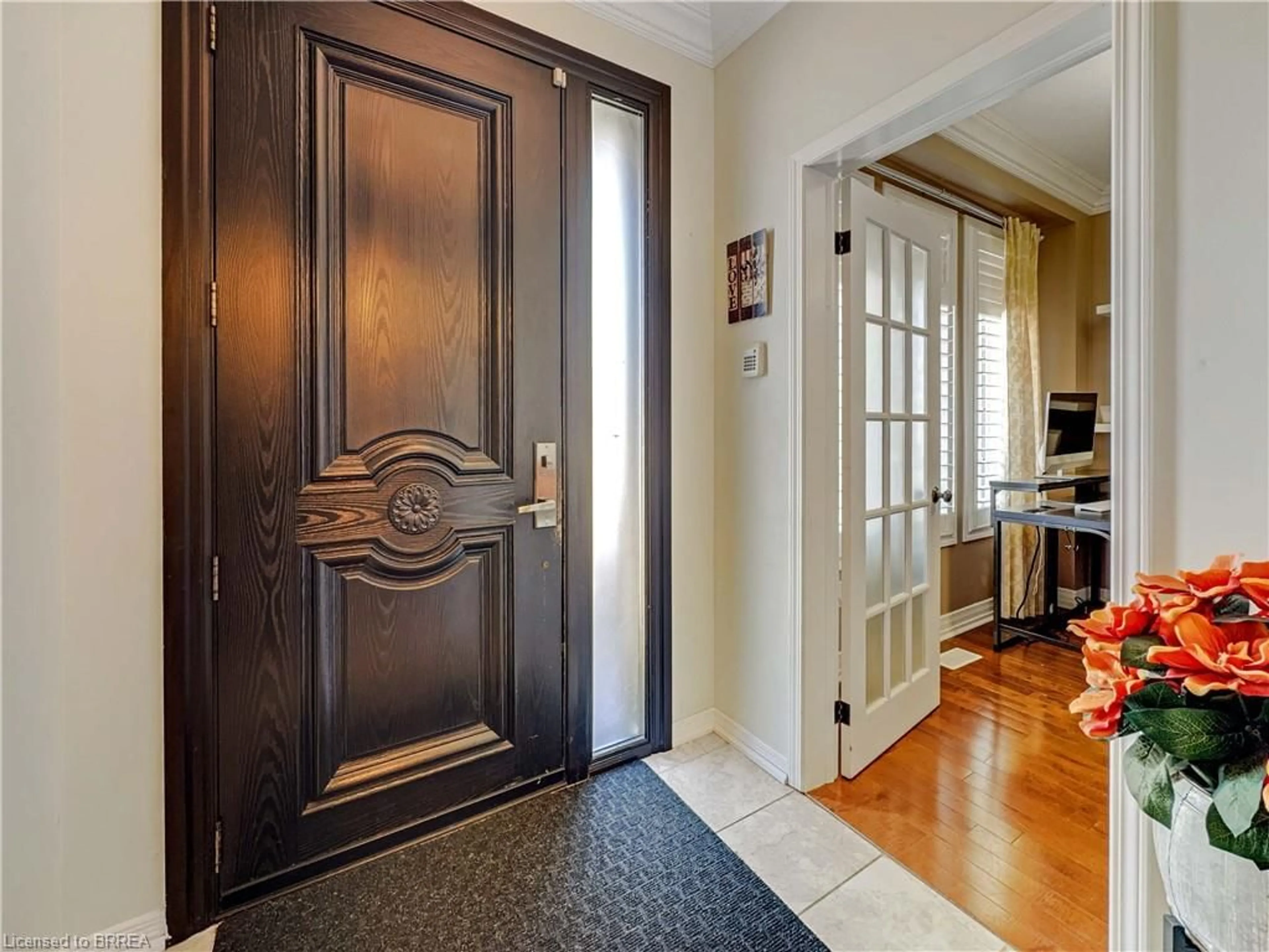 Indoor entryway for 155 Hunter Way, Brantford Ontario N3T 0B2
