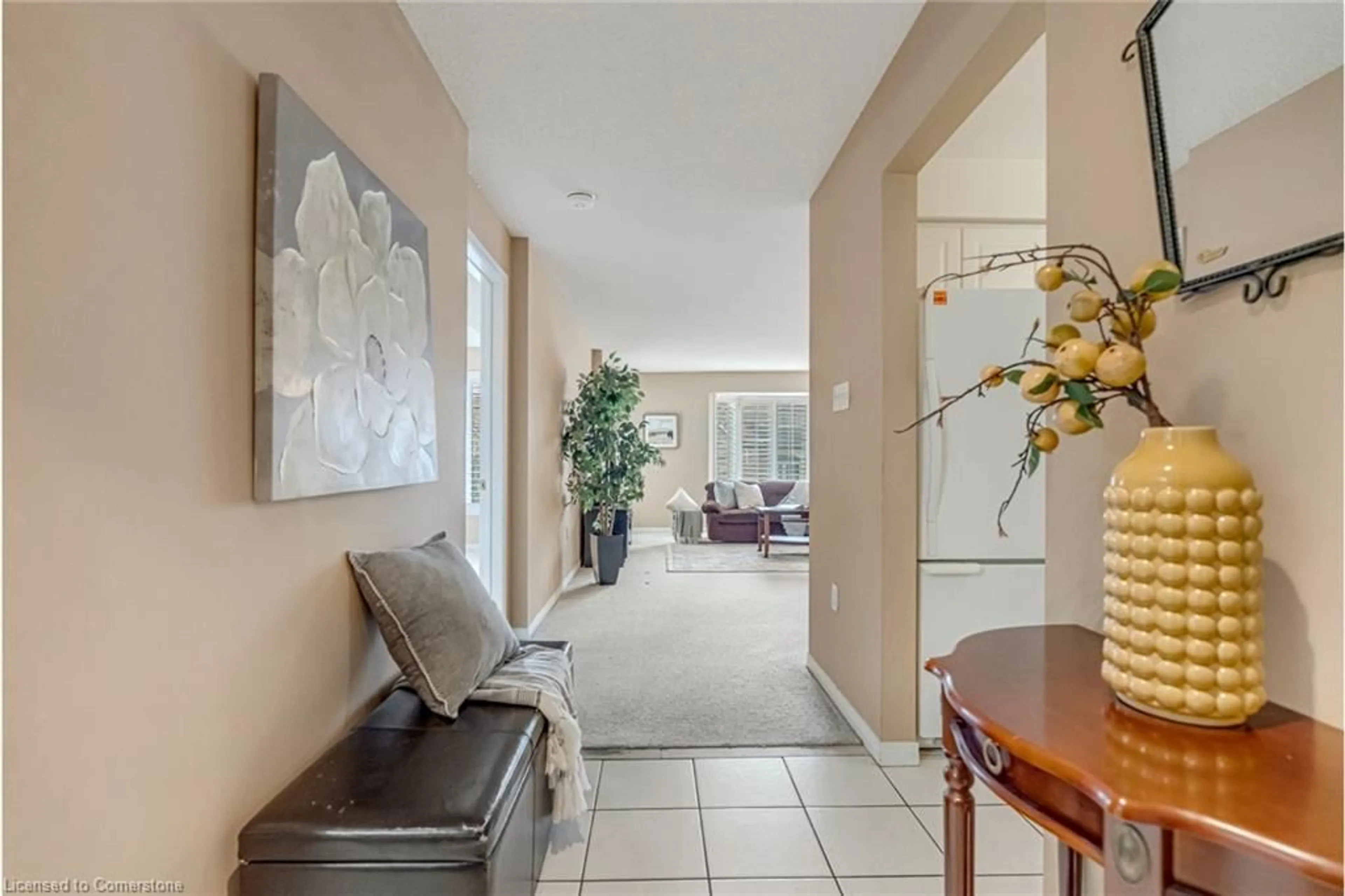 Indoor foyer for 216 Plains Rd #D403, Burlington Ontario L7T 4L2