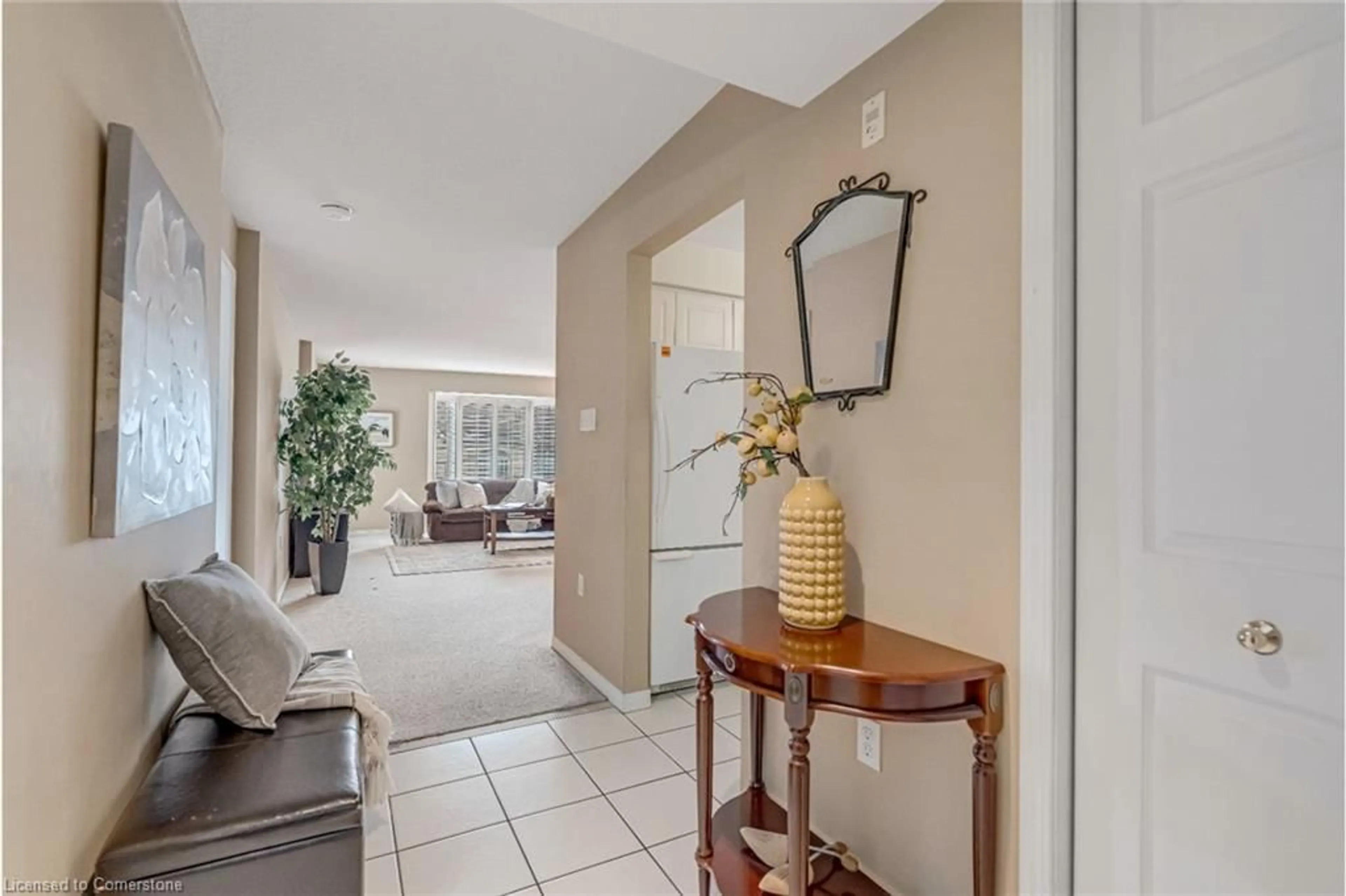 Indoor entryway for 216 Plains Rd #D403, Burlington Ontario L7T 4L2