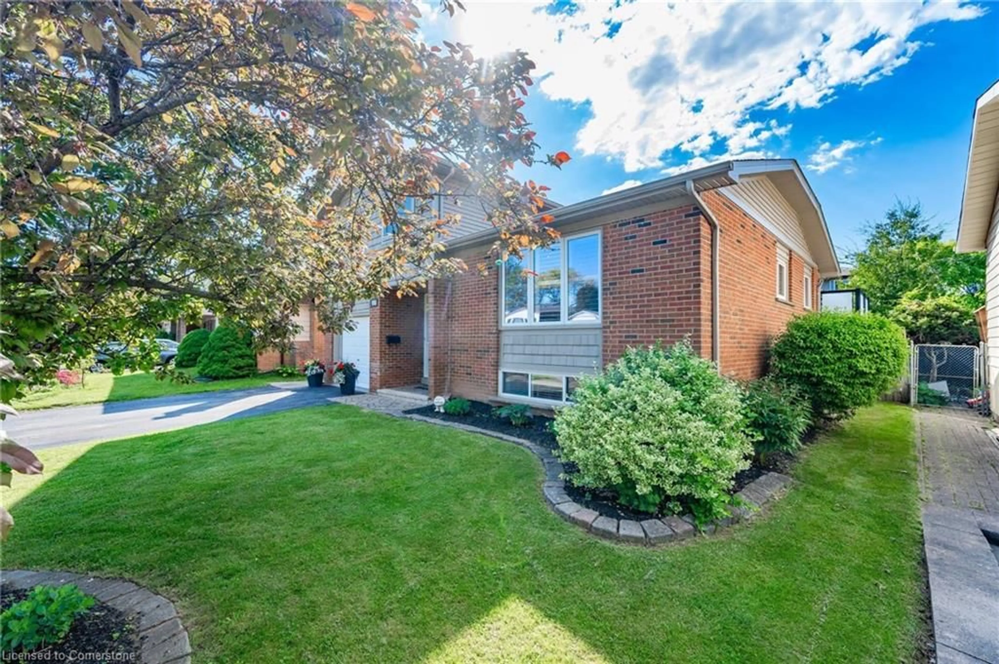 Home with brick exterior material, street for 3379 Lansdown Dr, Burlington Ontario L7M 1S5