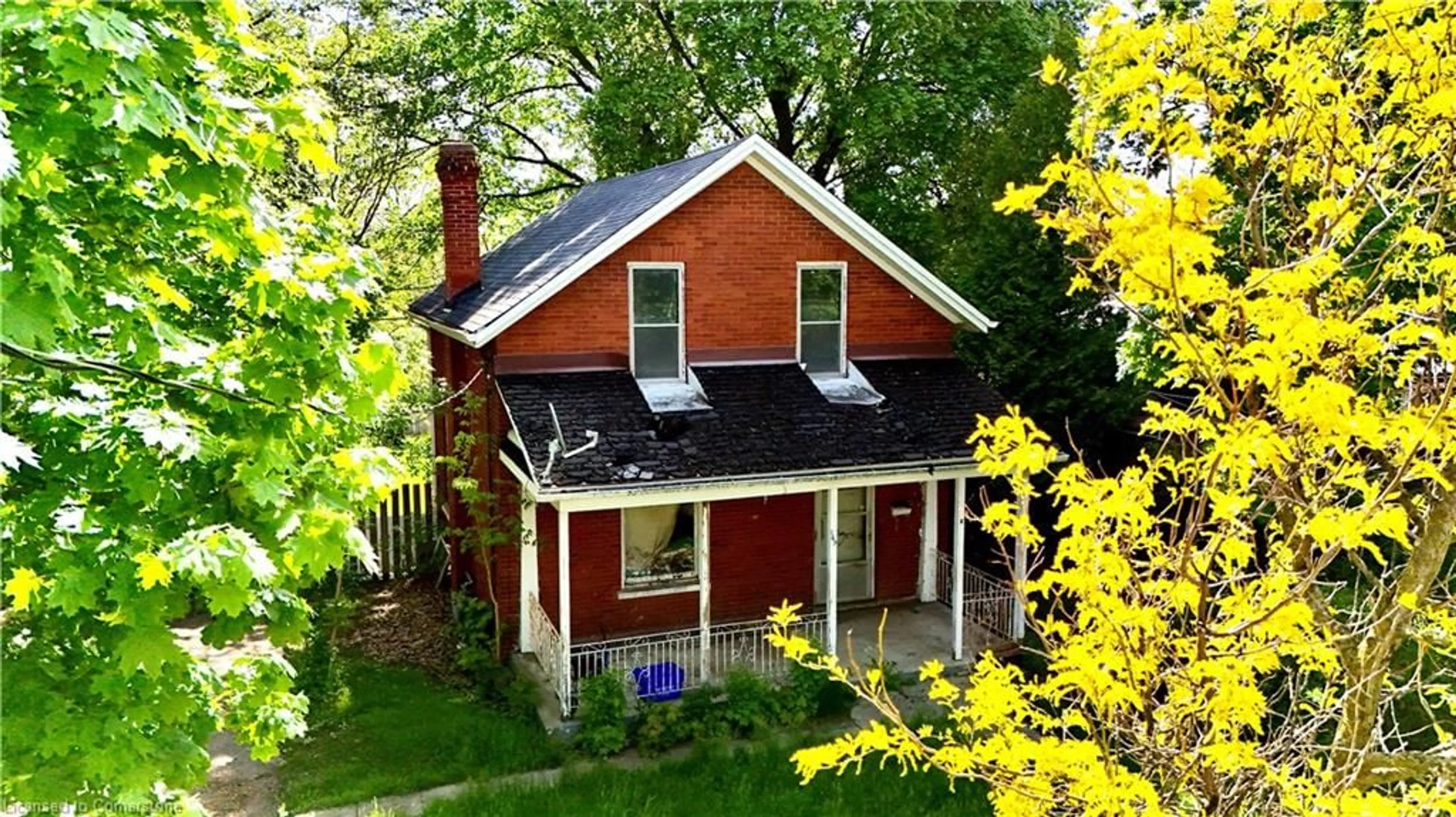 A pic from outside/outdoor area/front of a property/back of a property/a pic from drone, street for 169 Glenmorris St, Cambridge Ontario N1S 2Z4