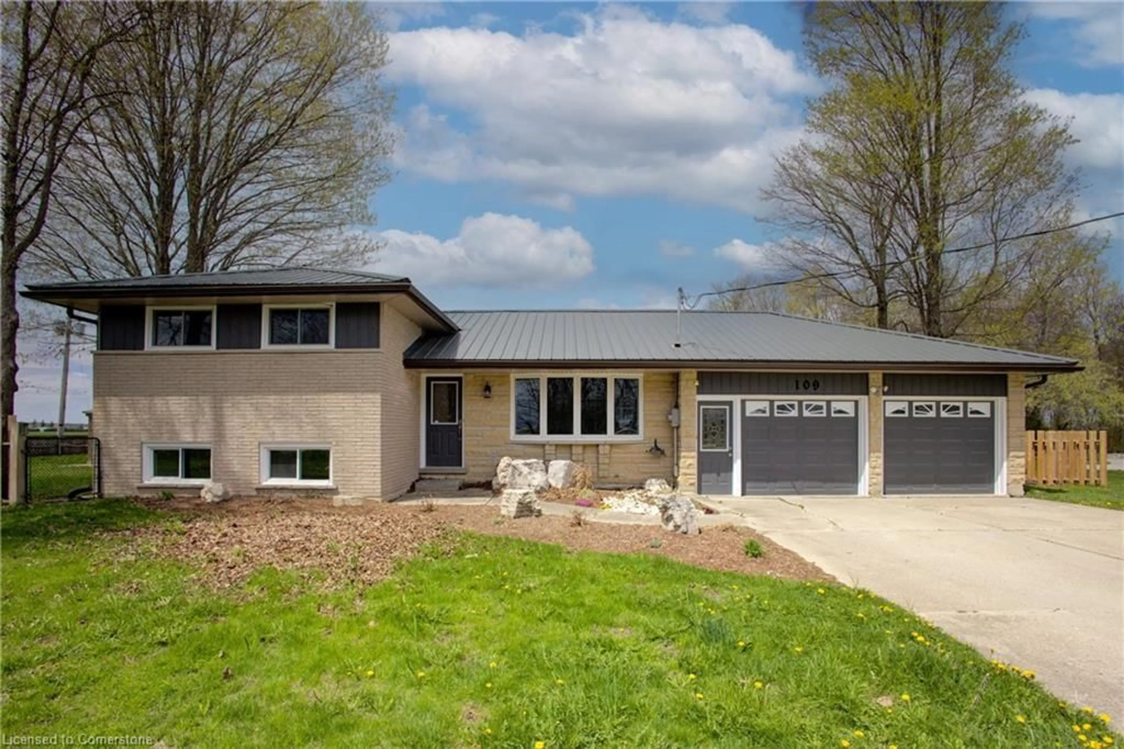 Home with vinyl exterior material, street for 109 Mcgivern St, Moorefield Ontario N0G 2K0