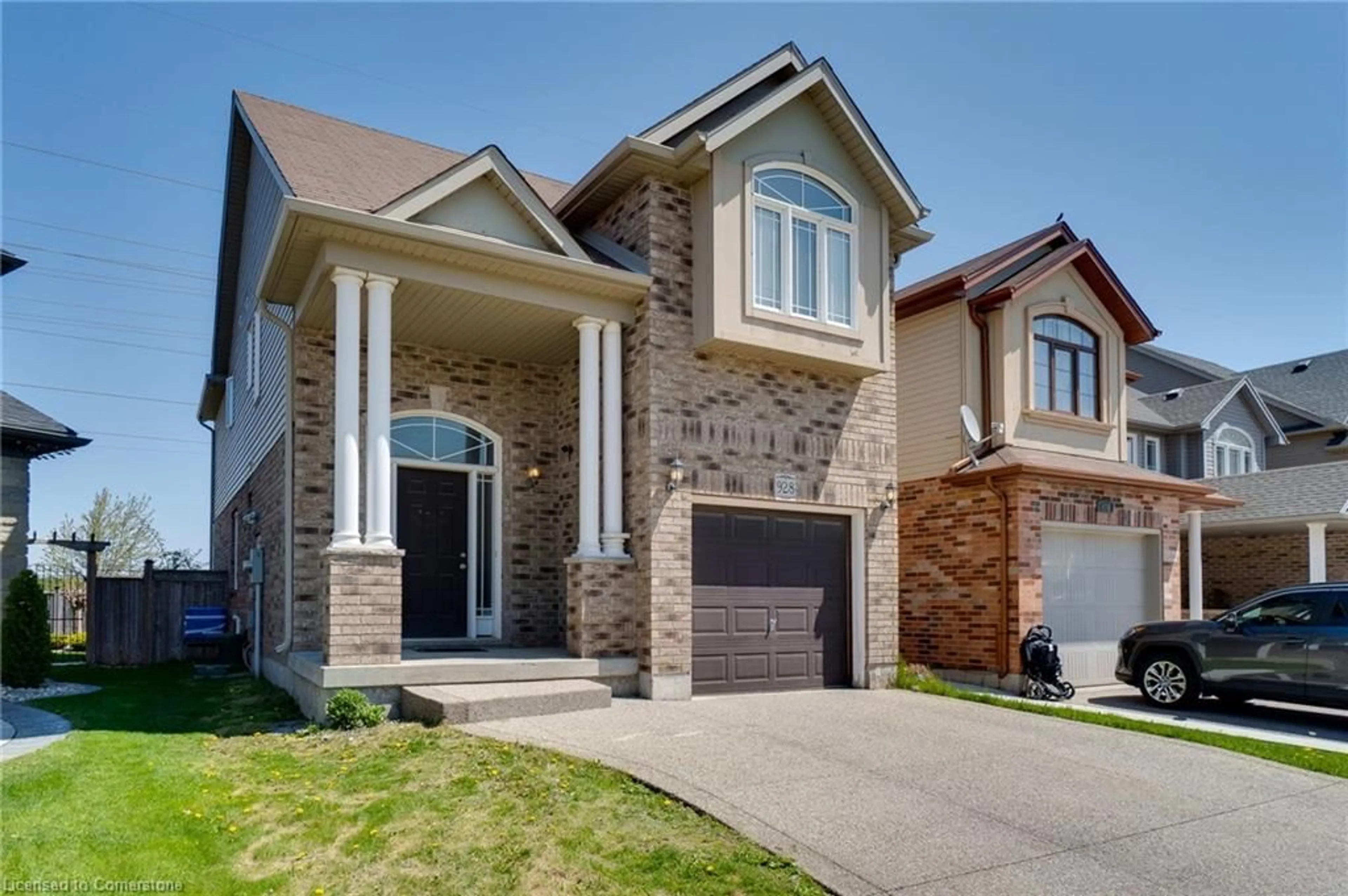 Home with brick exterior material, street for 928 Dunblane Crt, Kitchener Ontario N2R 1W9
