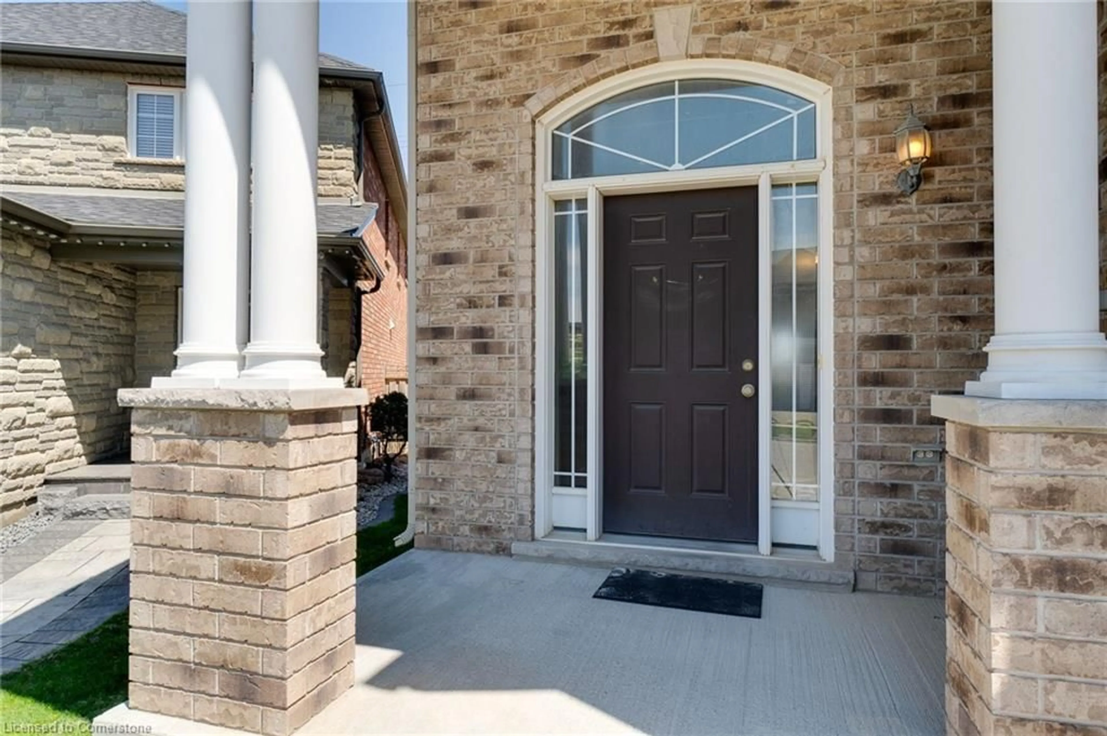 Indoor entryway for 928 Dunblane Crt, Kitchener Ontario N2R 1W9