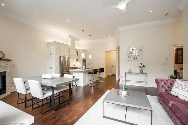 Additional property image - 397 King St Unit 213