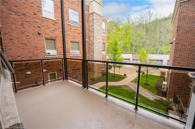 Additional property image - 397 King St Unit 213
