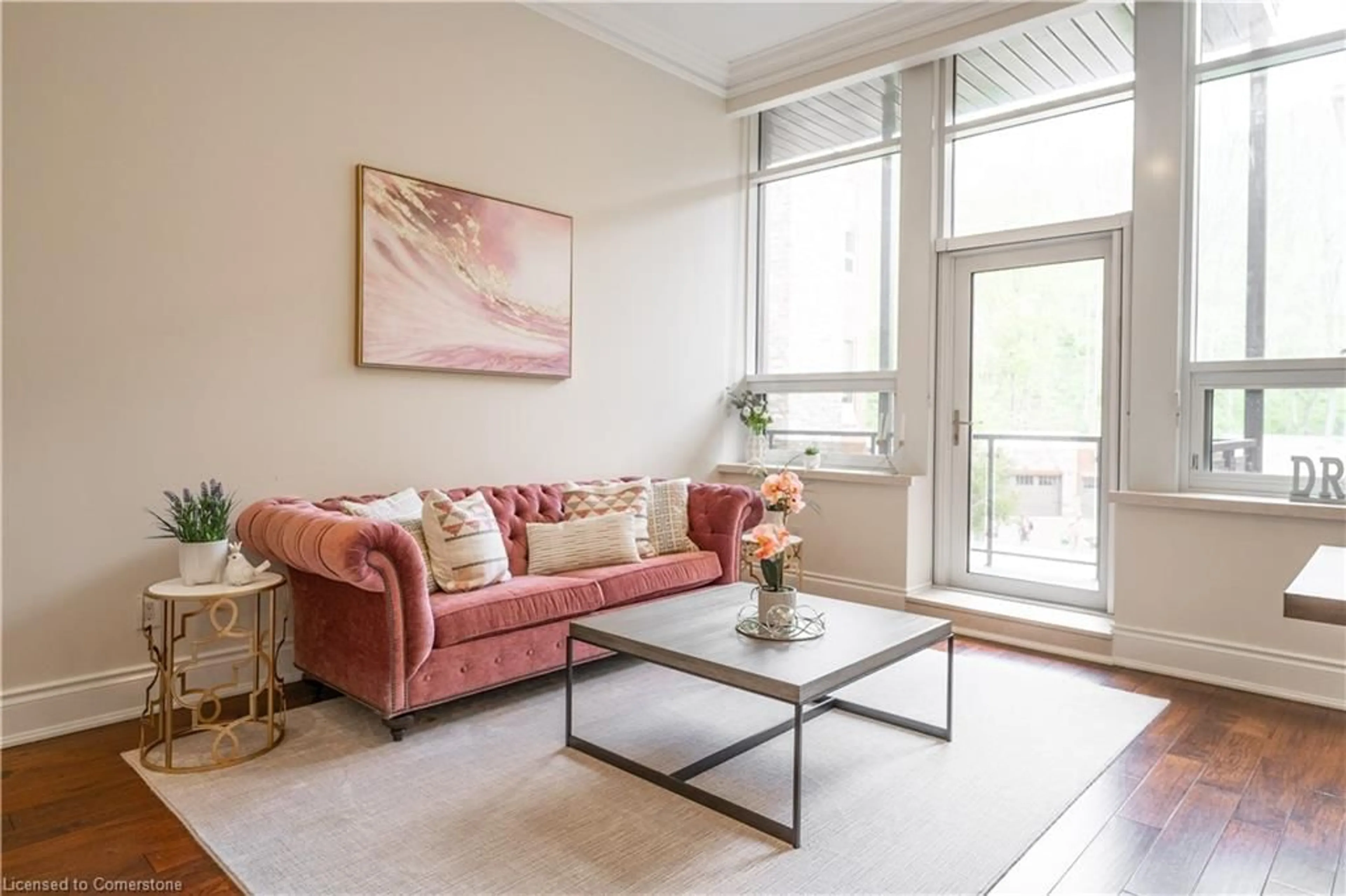 Living room with furniture, unknown for 397 King St #213, Dundas Ontario L9H 1W9