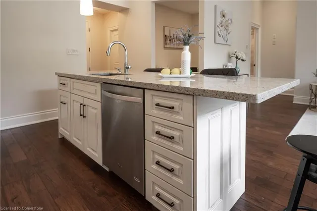 Additional property image - 397 King St Unit 213