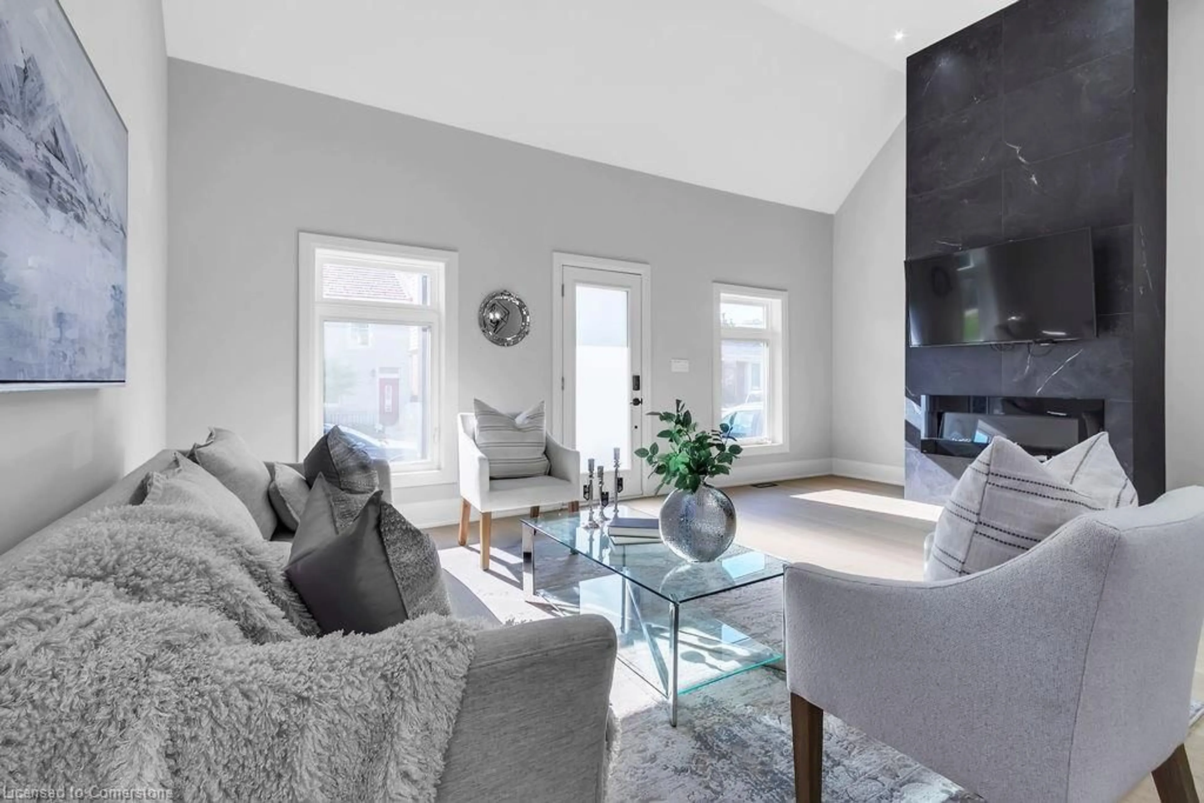 Living room with furniture, unknown for 29 Magill St, Hamilton Ontario L8R 2Y4