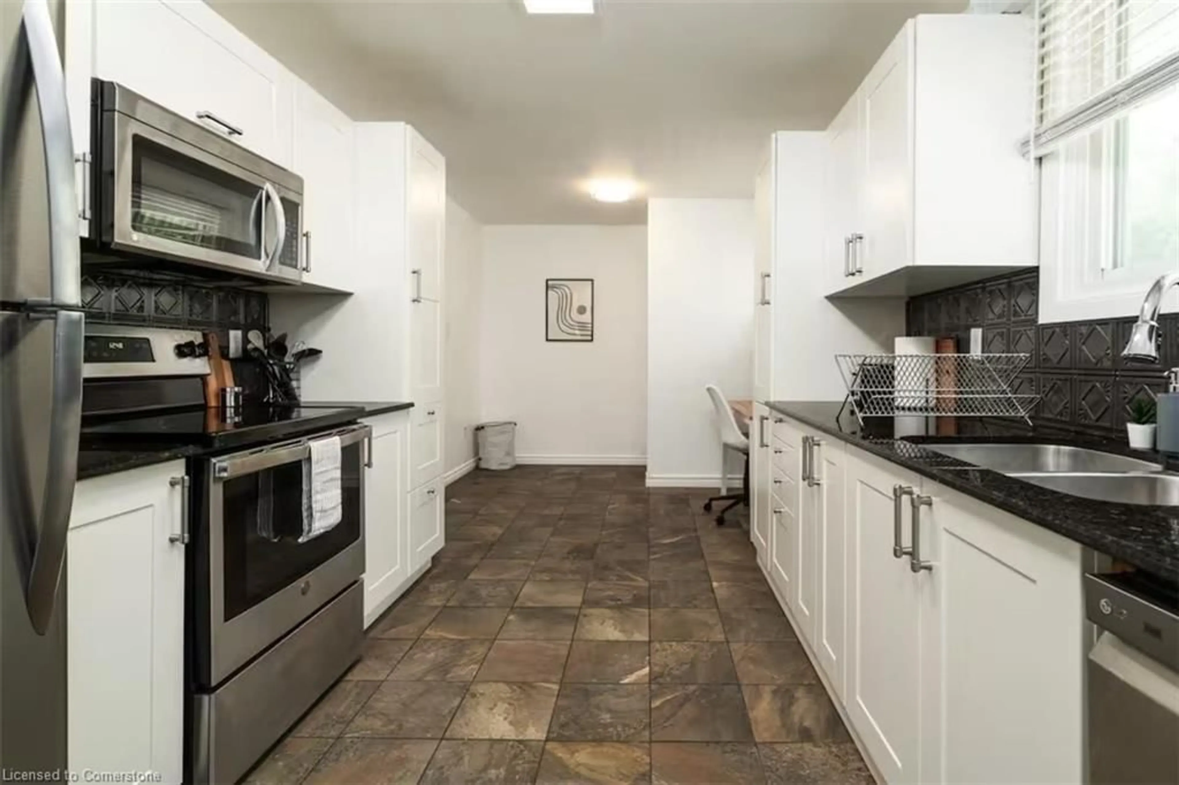 Standard kitchen, ceramic/tile floor for 19 Garrow Dr, Hamilton Ontario L9C 6G8