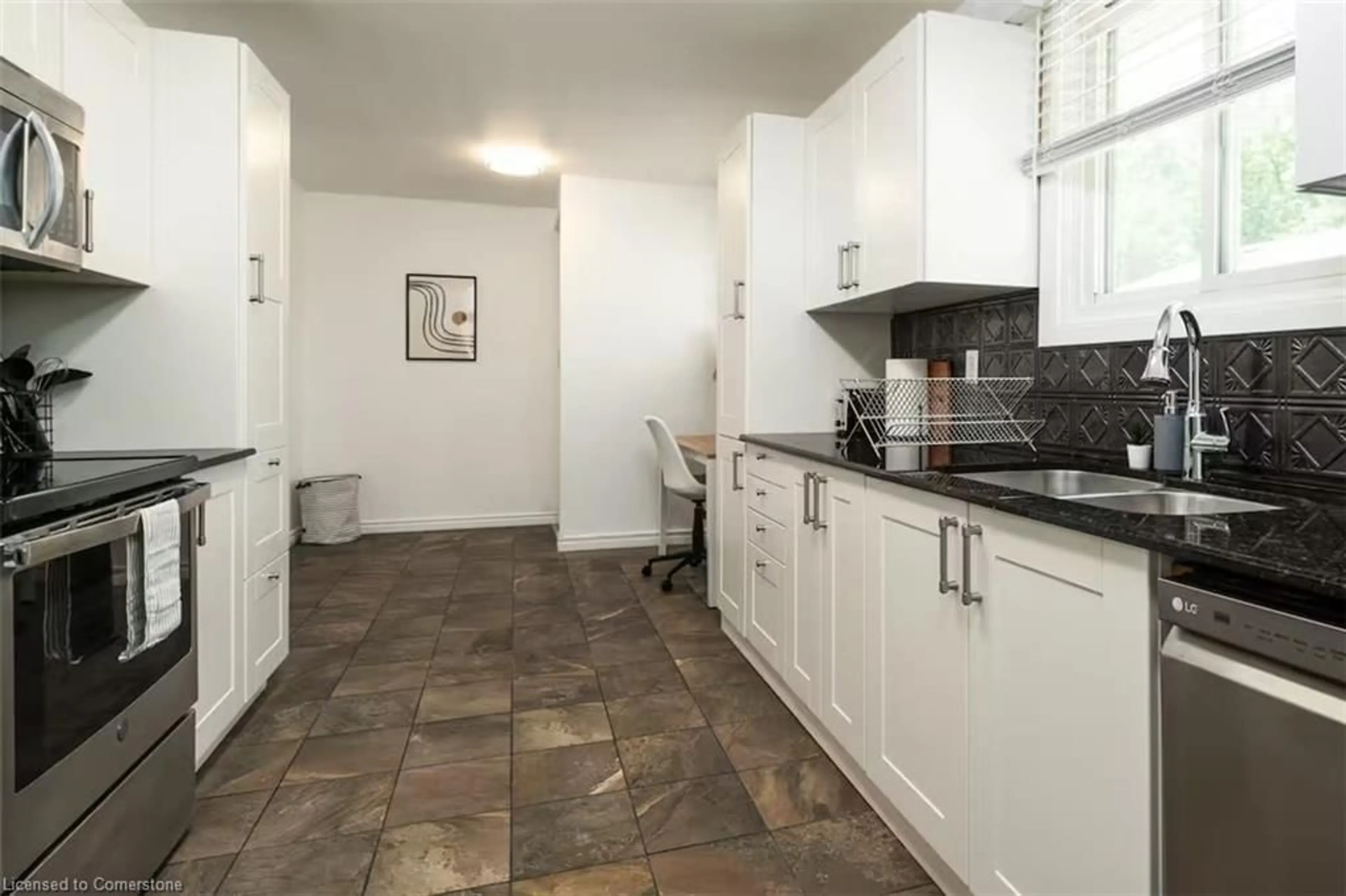 Standard kitchen, ceramic/tile floor for 19 Garrow Dr, Hamilton Ontario L9C 6G8