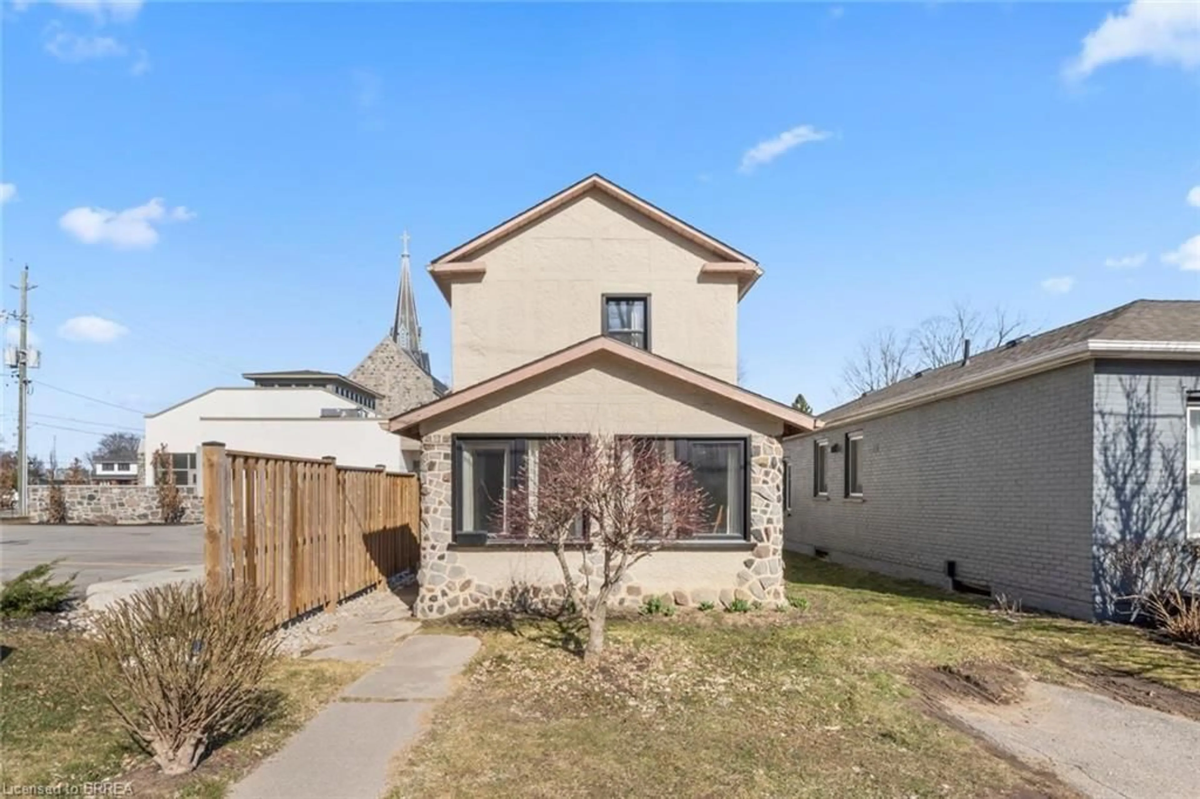 Home with brick exterior material, street for 68 Dumfries St, Paris Ontario N3L 2E4
