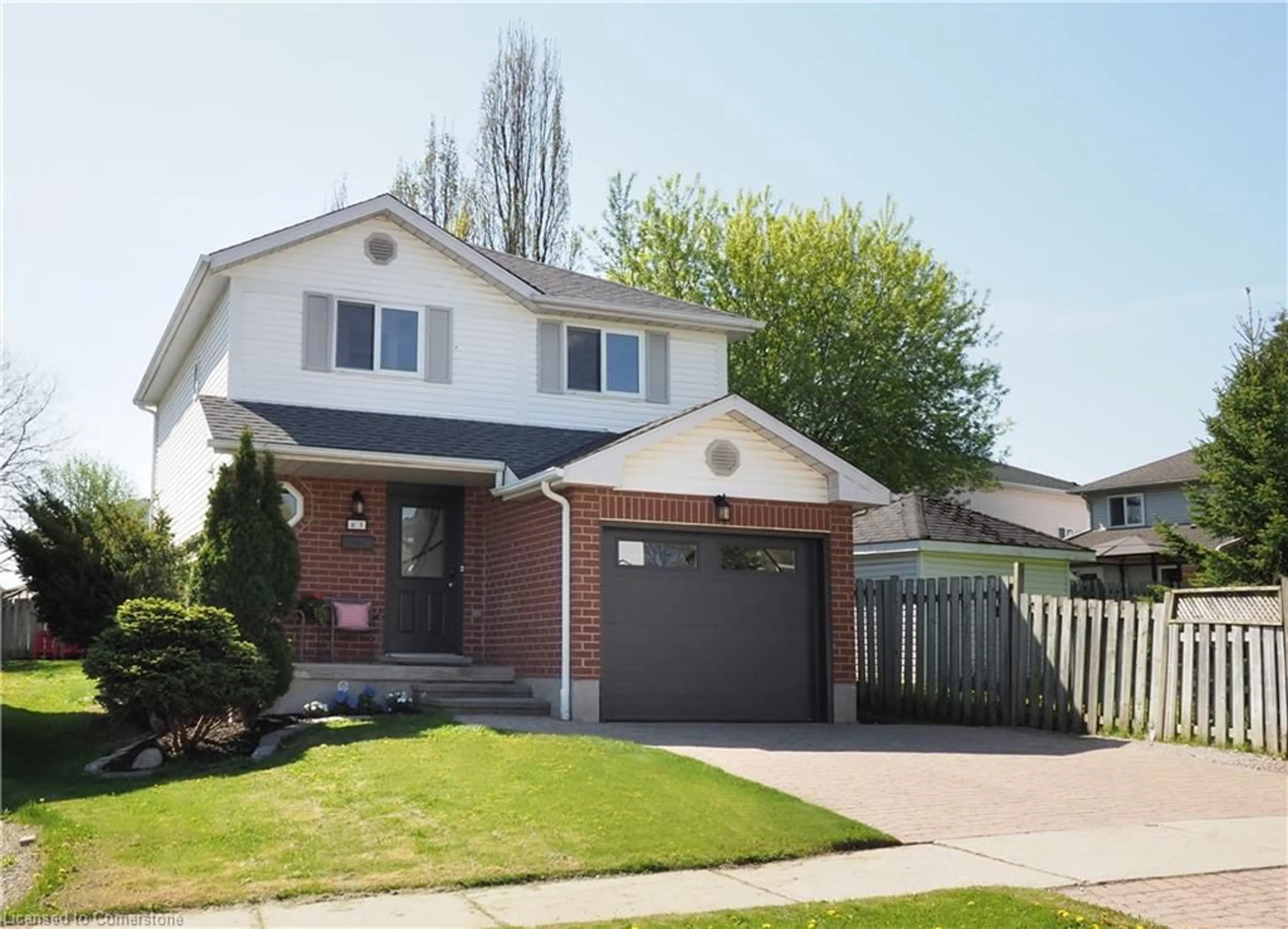 Home with vinyl exterior material, street for 21 Dawn Ridge Dr, Kitchener Ontario N2N 3J7