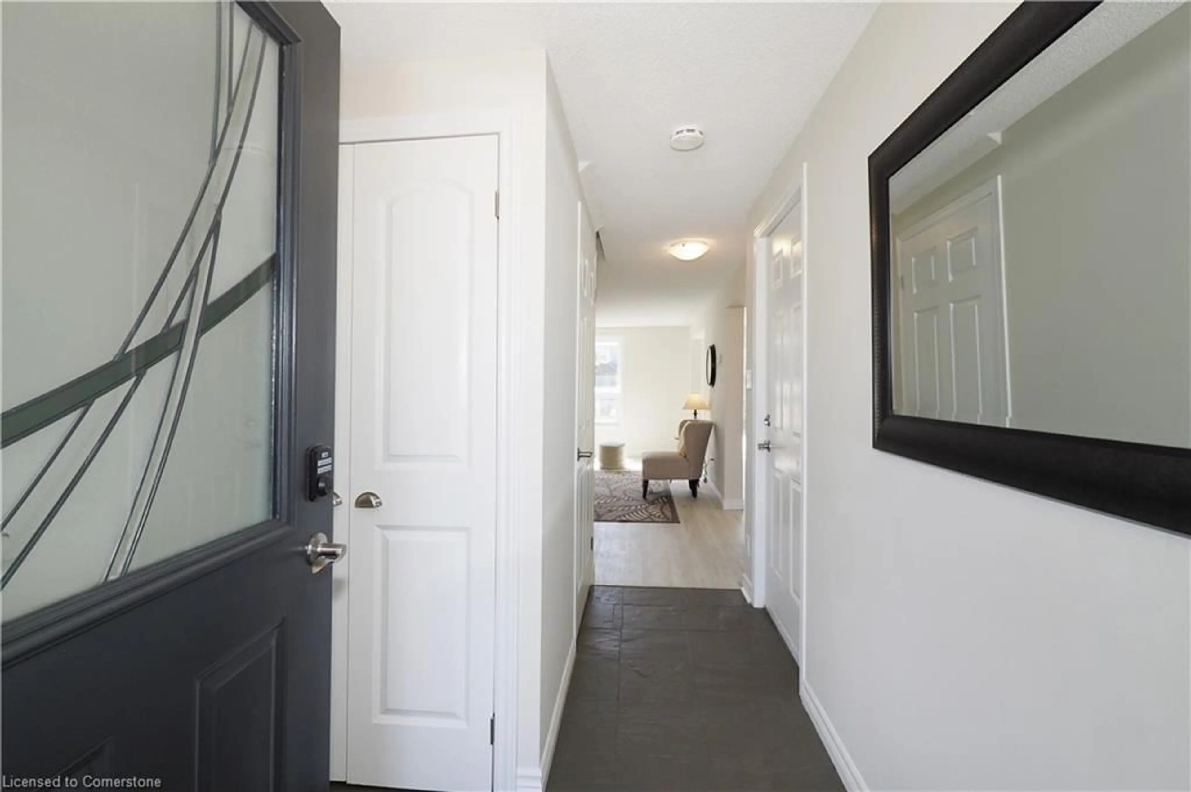 Indoor entryway for 21 Dawn Ridge Dr, Kitchener Ontario N2N 3J7