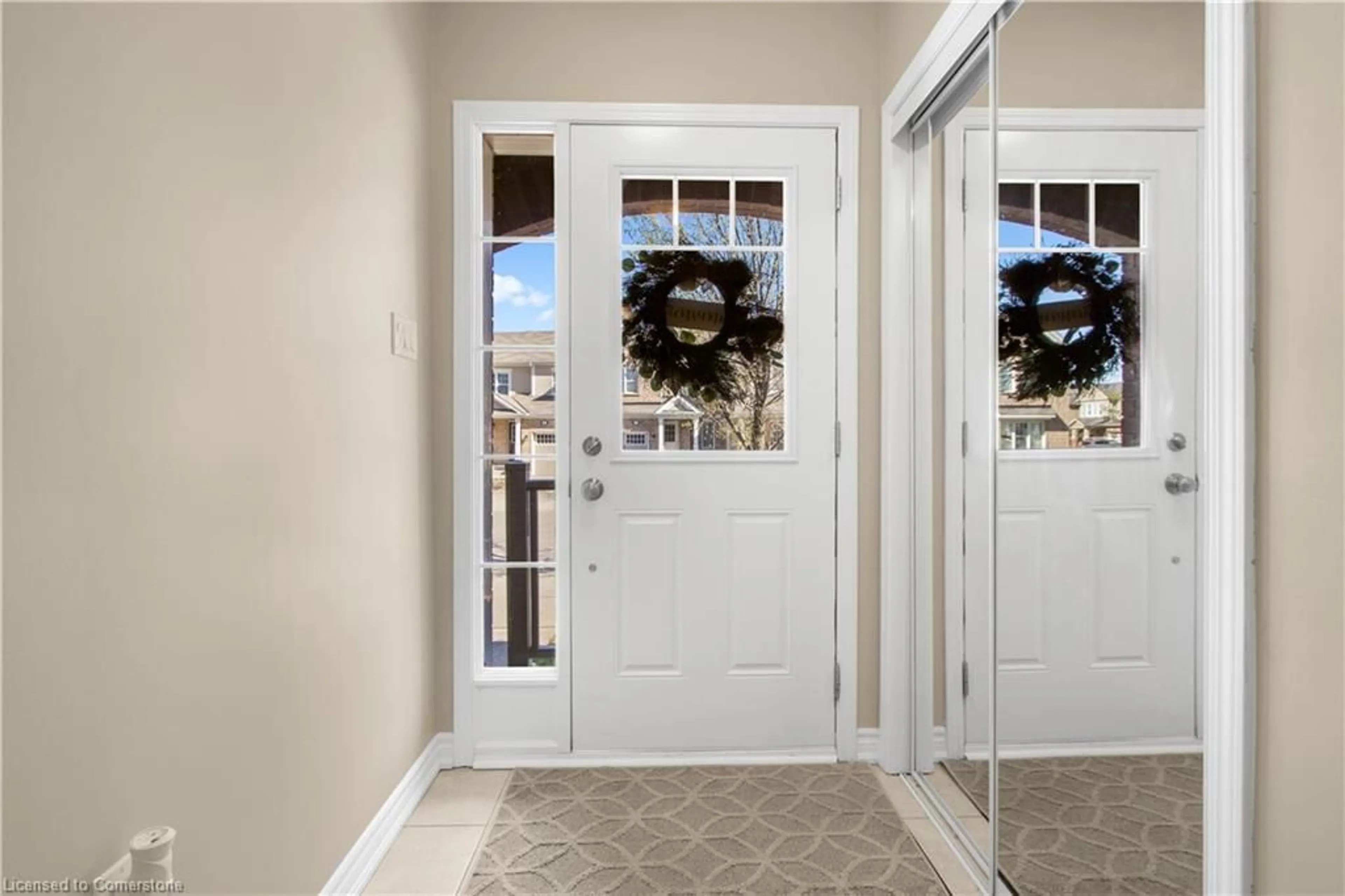 Indoor entryway for 6 Stratus St, Kitchener Ontario N2R 1R4