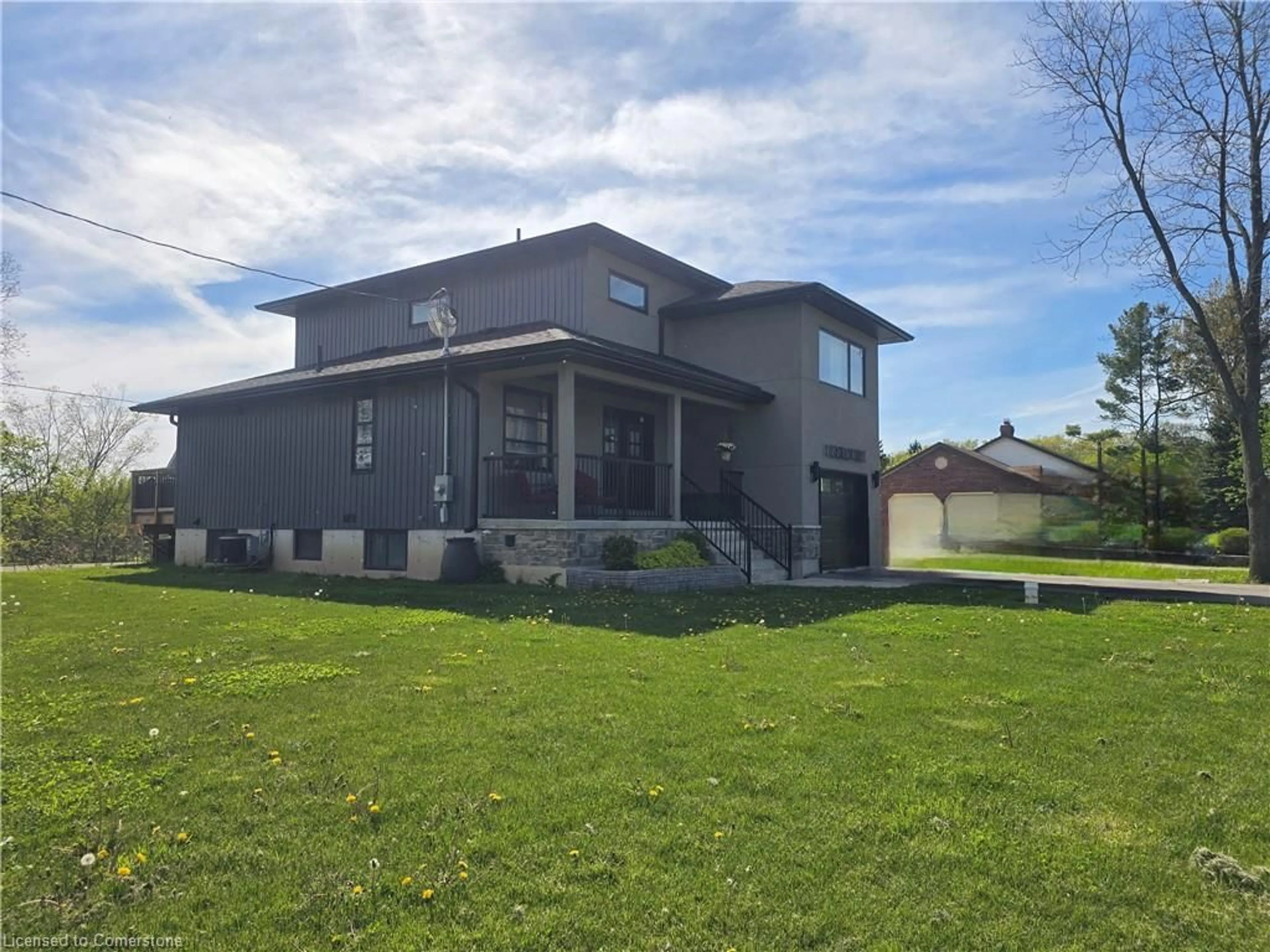 Home with vinyl exterior material, building for 1 Cookson St, Port Ryerse Ontario N3Y 4K2