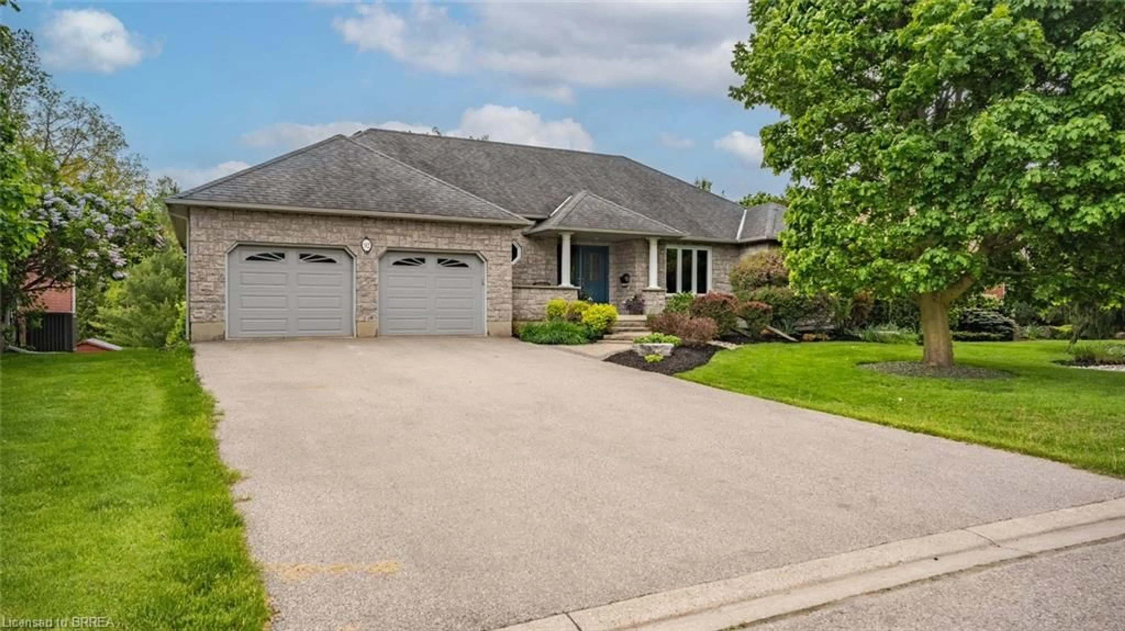 Unknown for 92 Race St, Paris Ontario N3L 4A4
