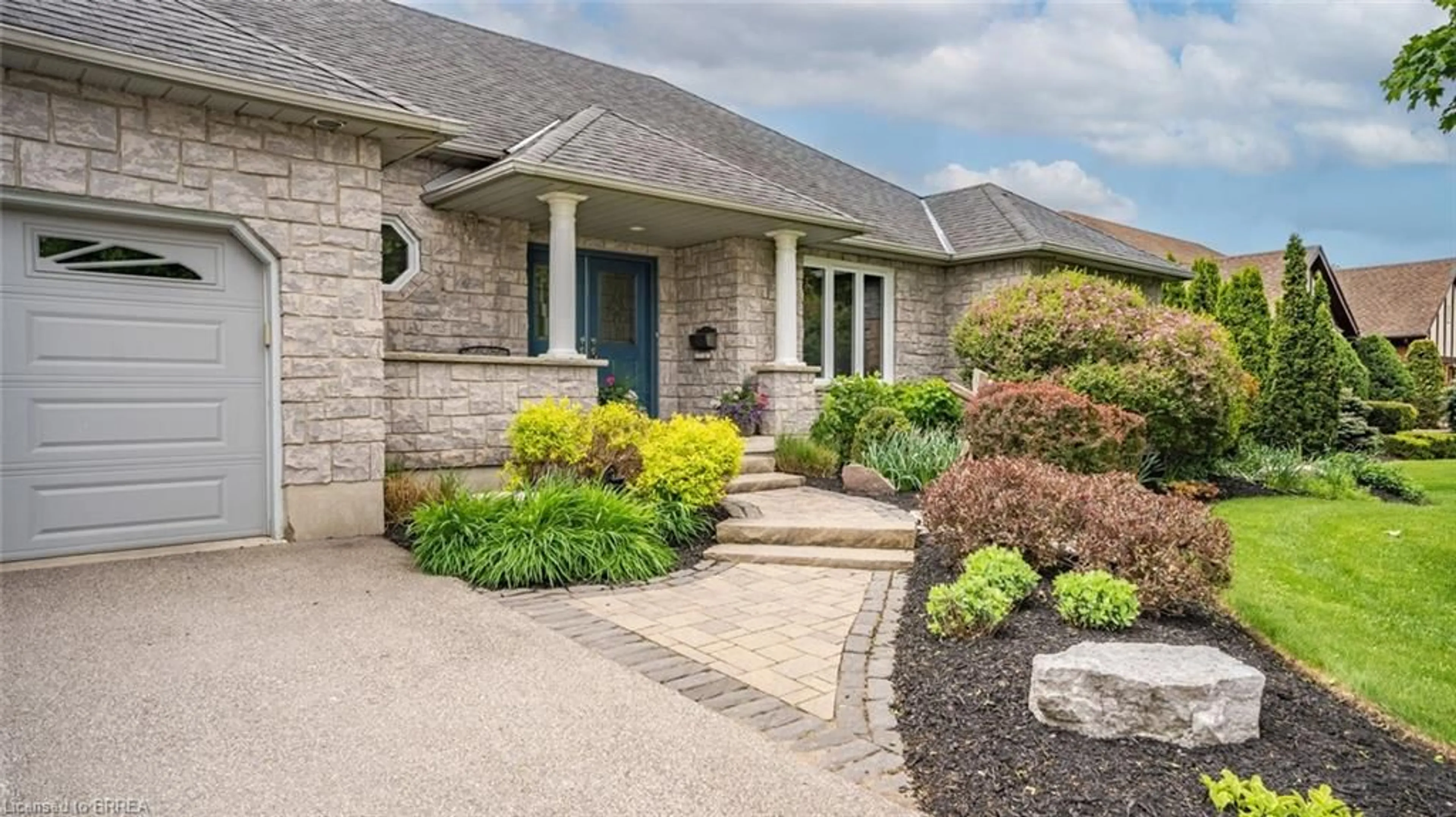 Home with brick exterior material, street for 92 Race St, Paris Ontario N3L 4A4