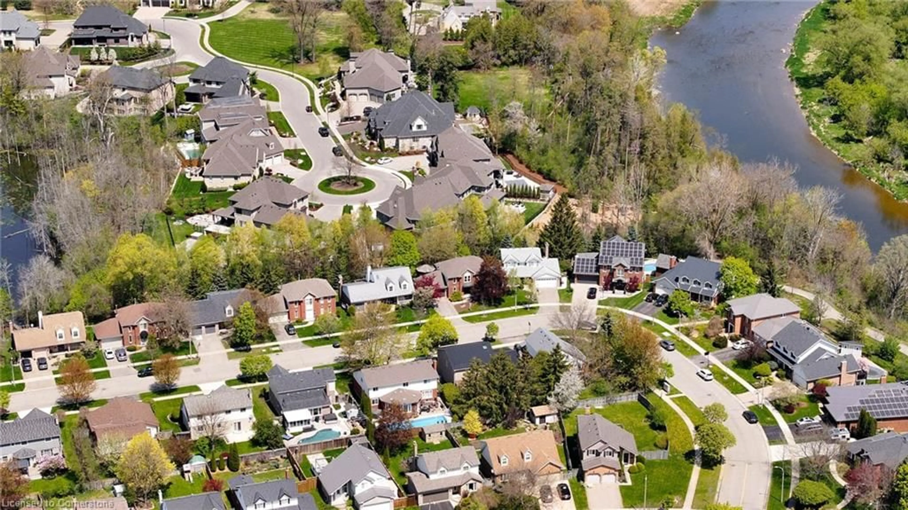 A pic from outside/outdoor area/front of a property/back of a property/a pic from drone, street for 69 Manitoulin Cres, Kitchener Ontario N2A 3H6