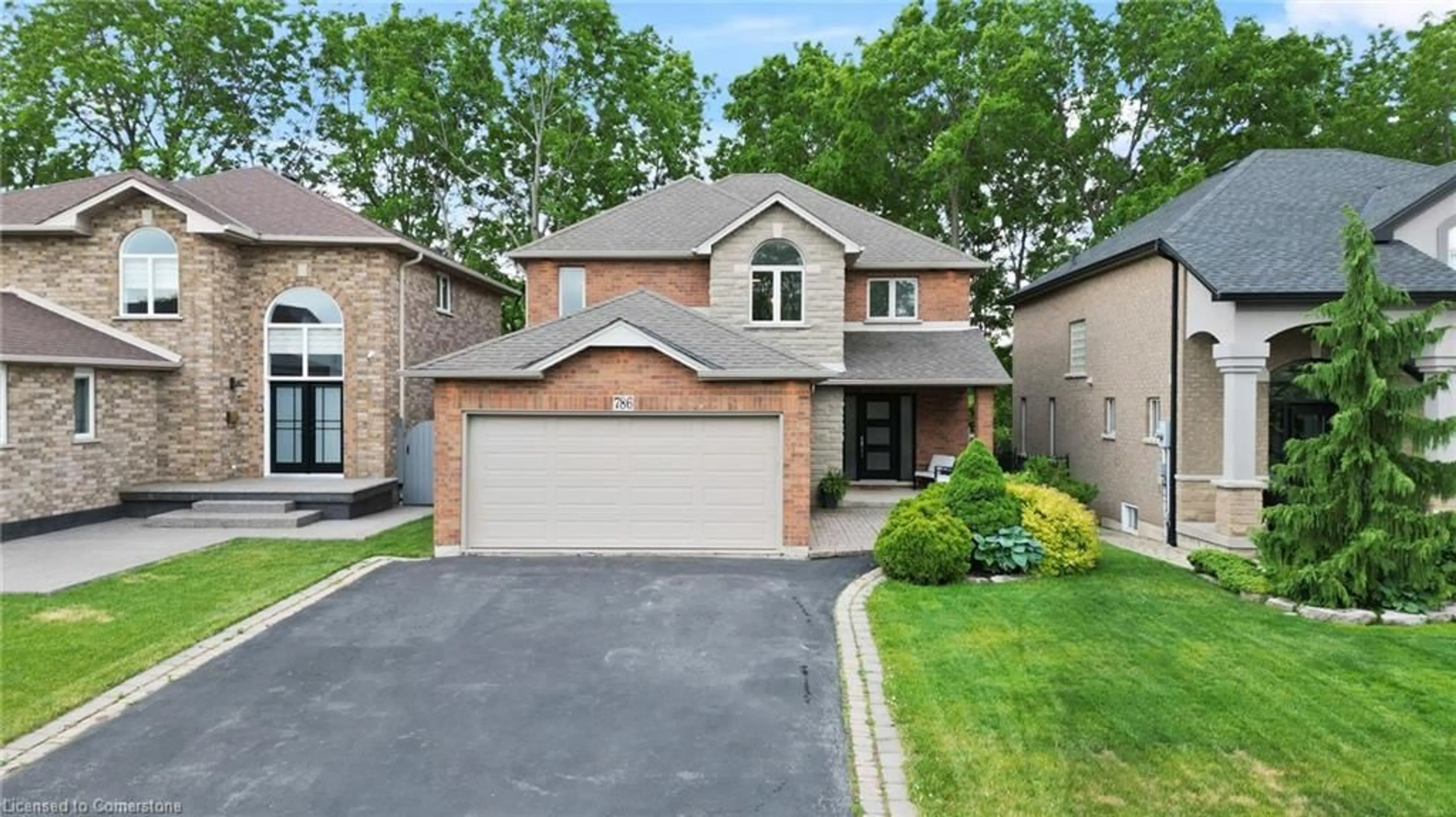 Home with brick exterior material, street for 786 Upper Horning Rd, Hamilton Ontario L9C 7R4