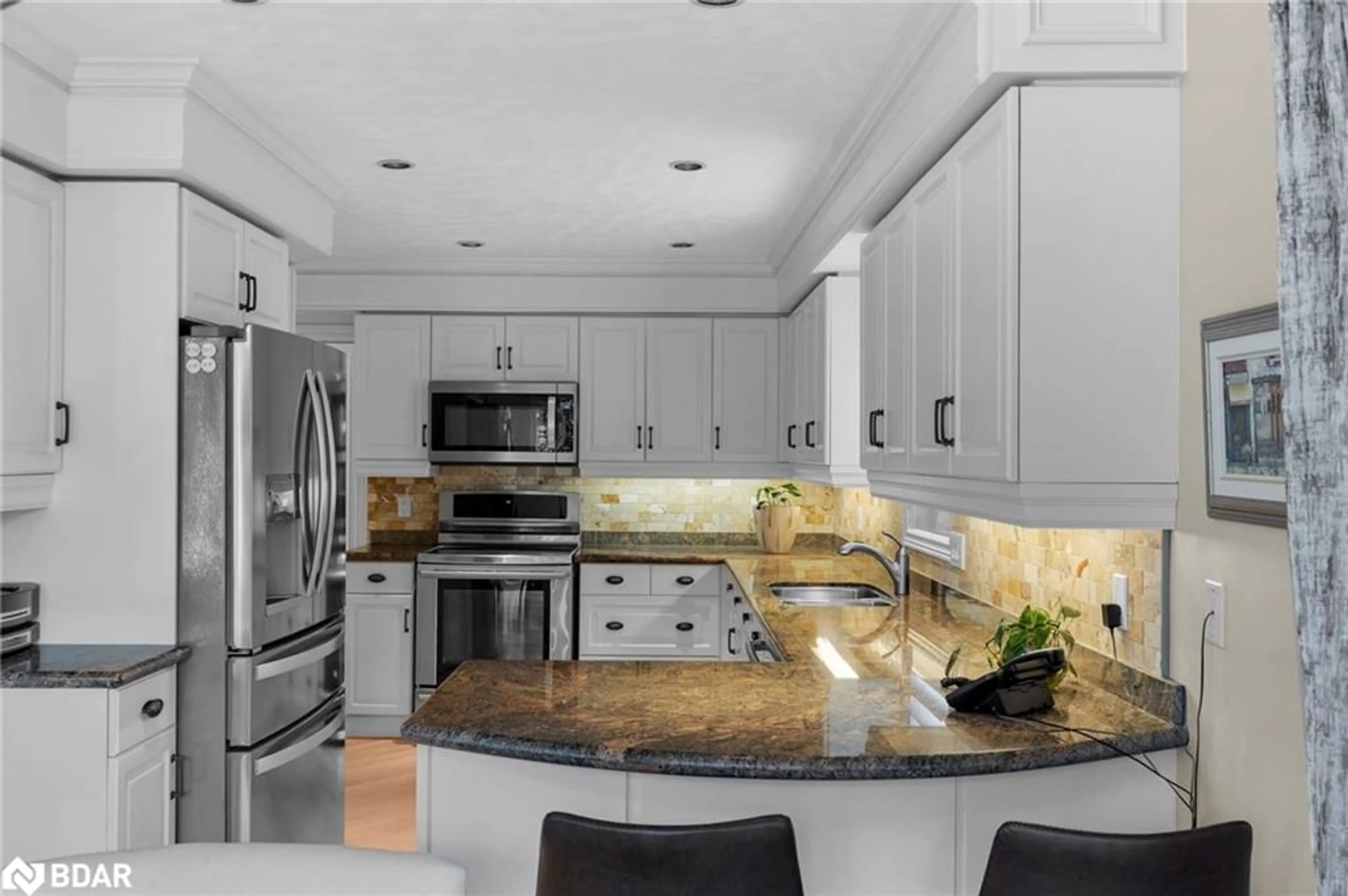 Contemporary kitchen, ceramic/tile floor for 6 Bella Vista Trail #161, Alliston Ontario L9R 2B2