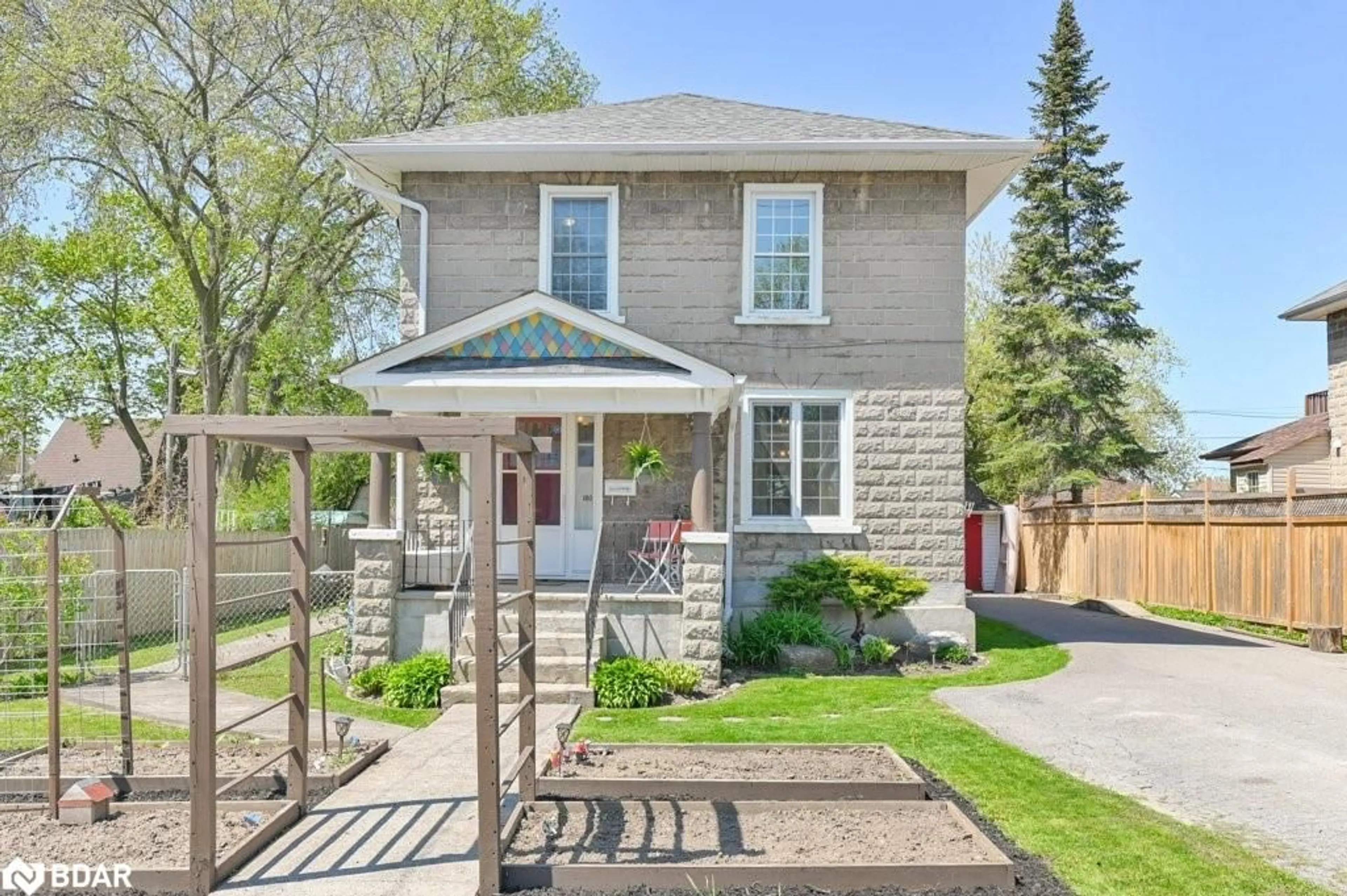Home with brick exterior material, street for 180 Byron St, Trenton Ontario K8V 2Y8