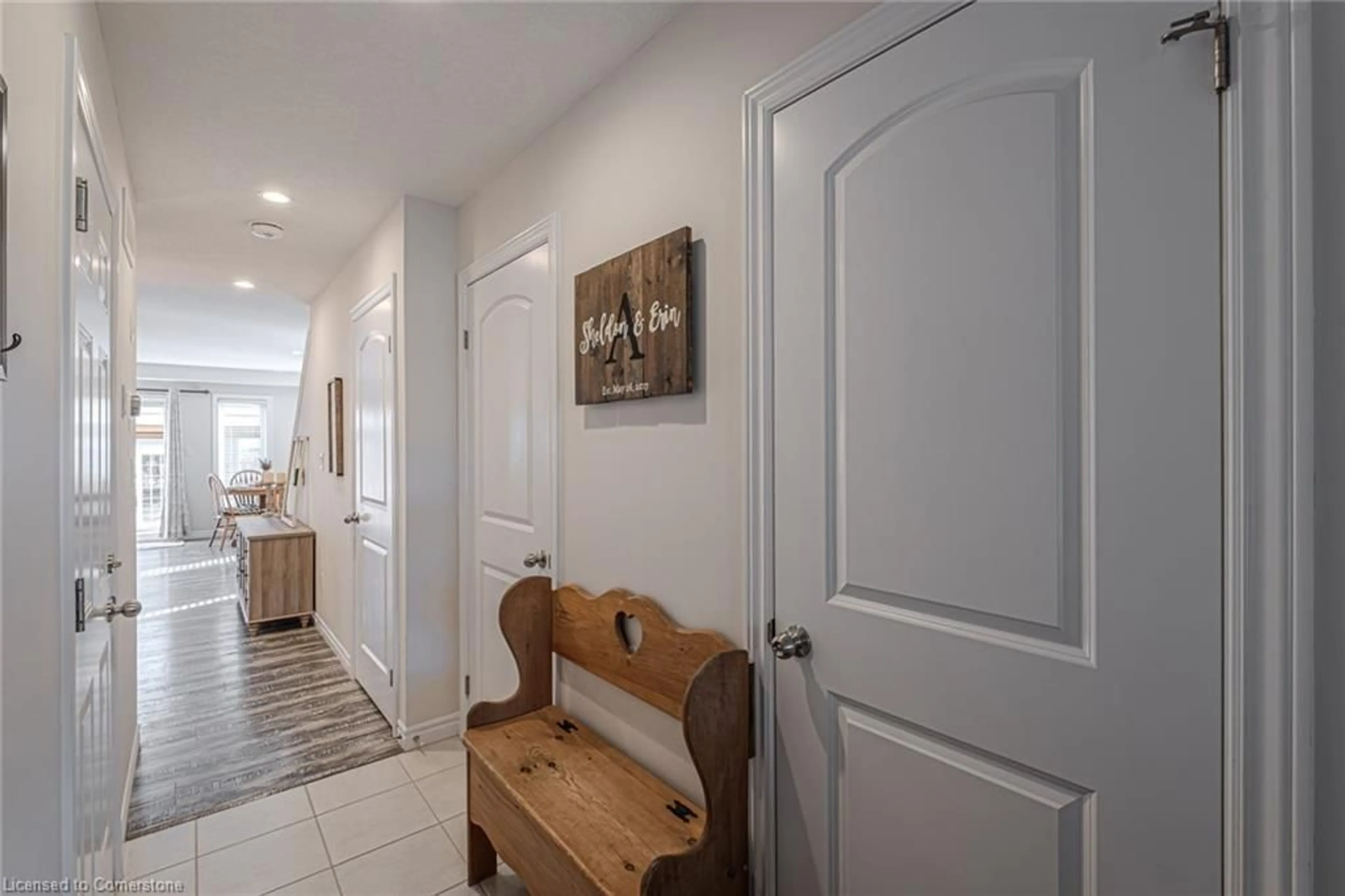 Indoor entryway for 36 Basswood Rd, Simcoe Ontario N3Y 0E1