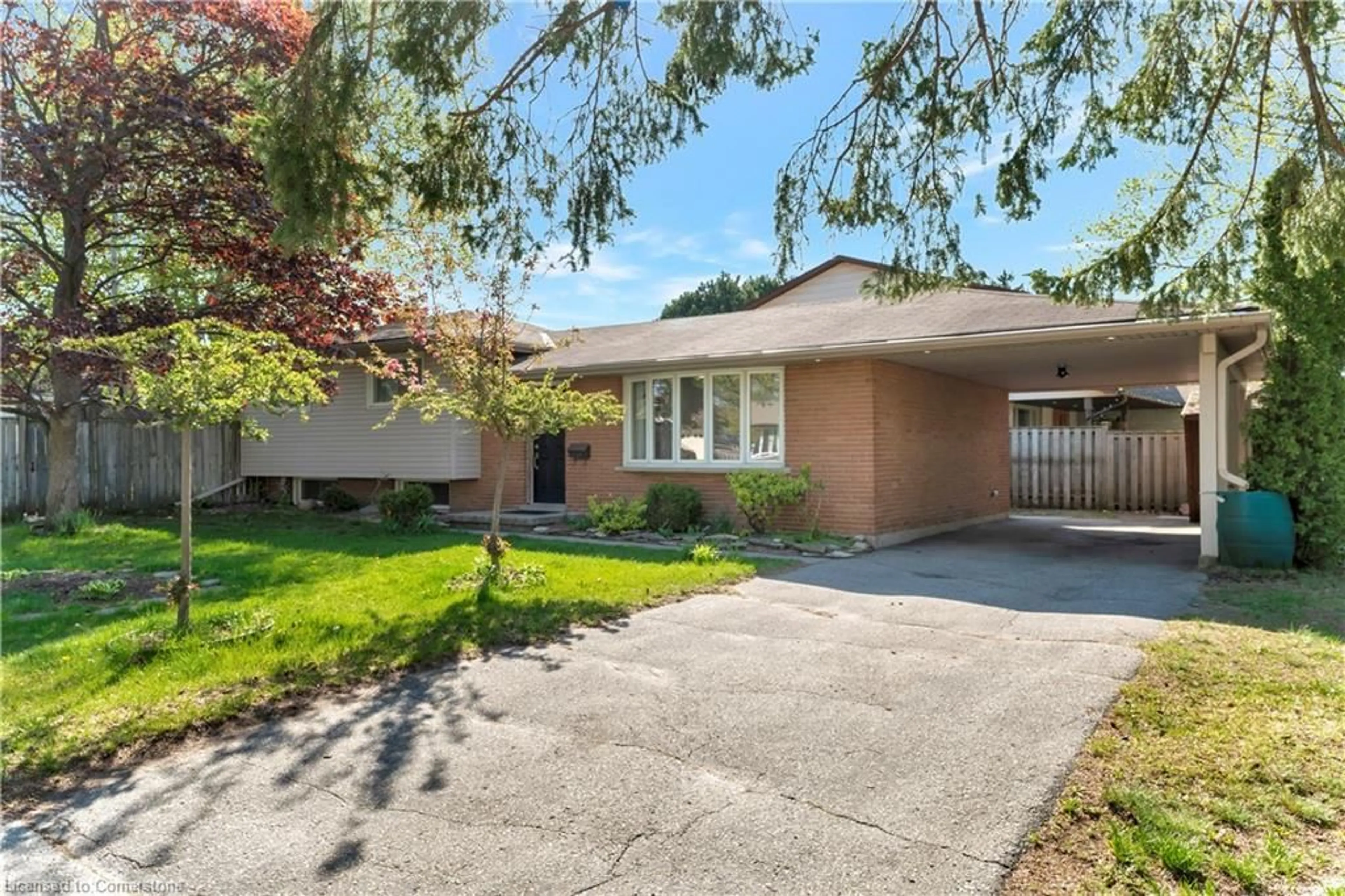 Home with brick exterior material, street for 130 Shea Cres, Kitchener Ontario N2E 1E8