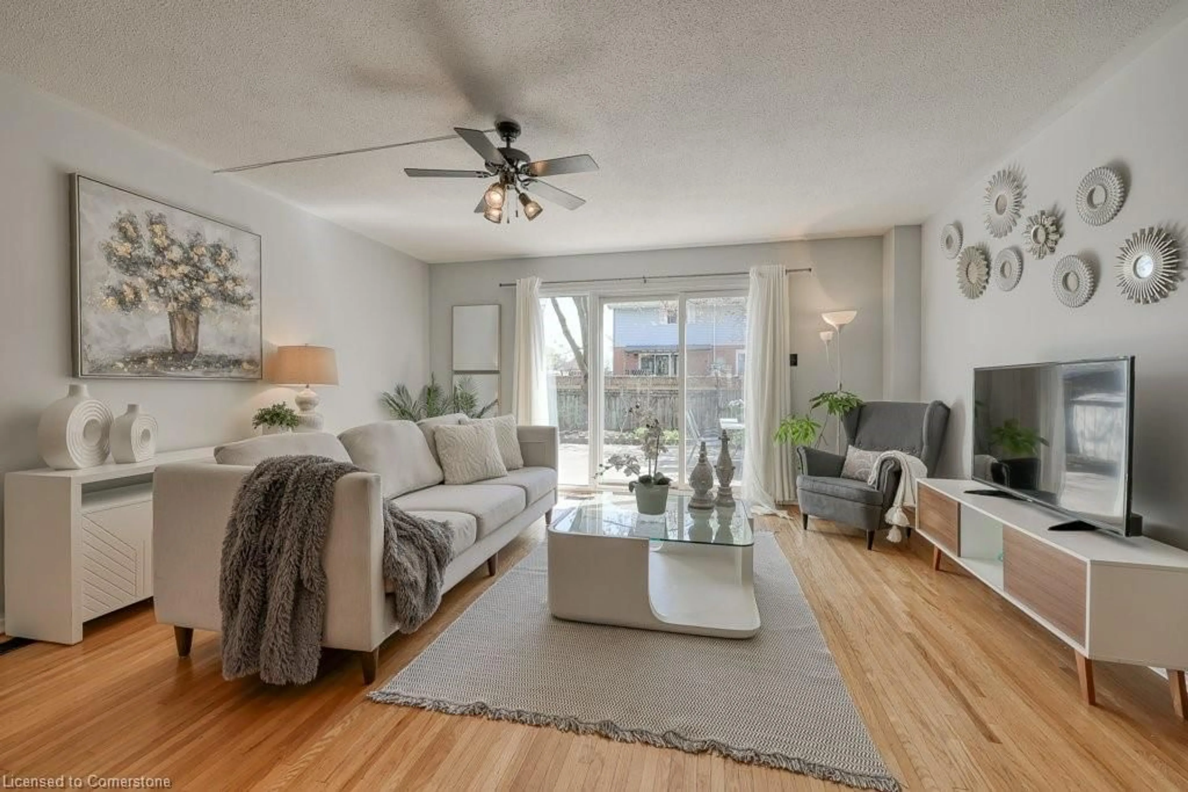 Living room with furniture, unknown for 1014B Nesbitt Cres, Woodstock Ontario N4S 7P1
