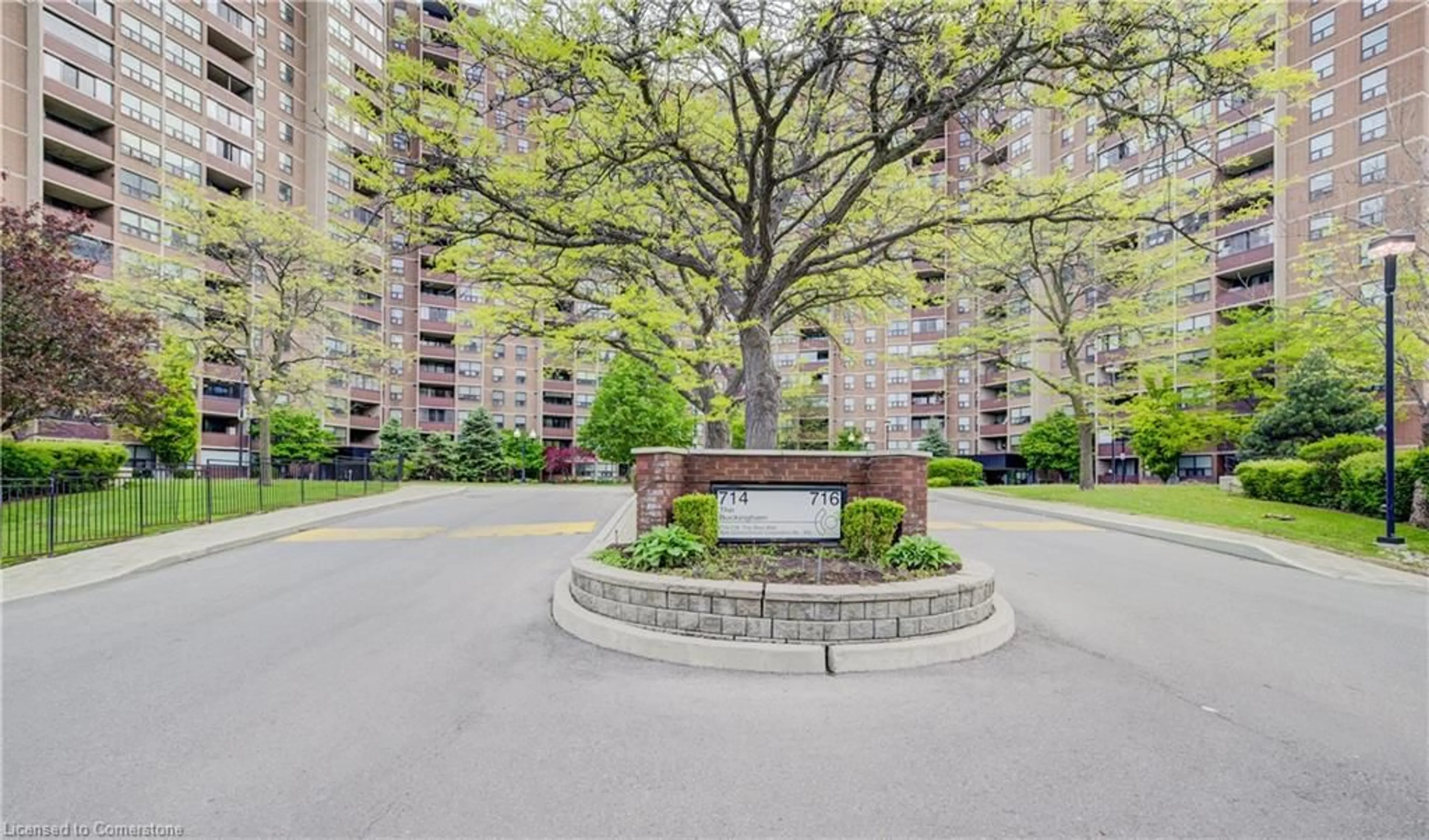 Patio, street for 716 The West Mall #1109, Etobicoke Ontario M9C 4X6
