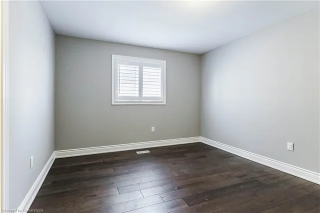 Additional property image - 8 Cesar Pl