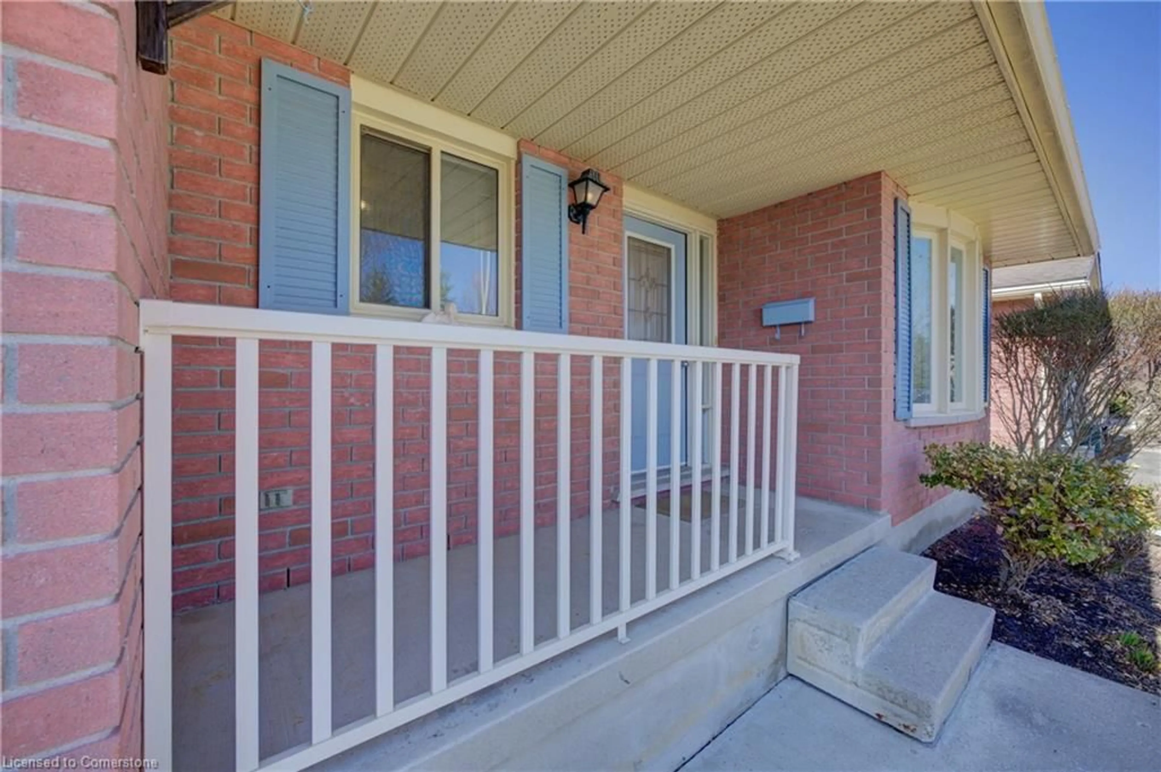 Patio, street for 489 Northlake Dr, Waterloo Ontario N2V 1V5