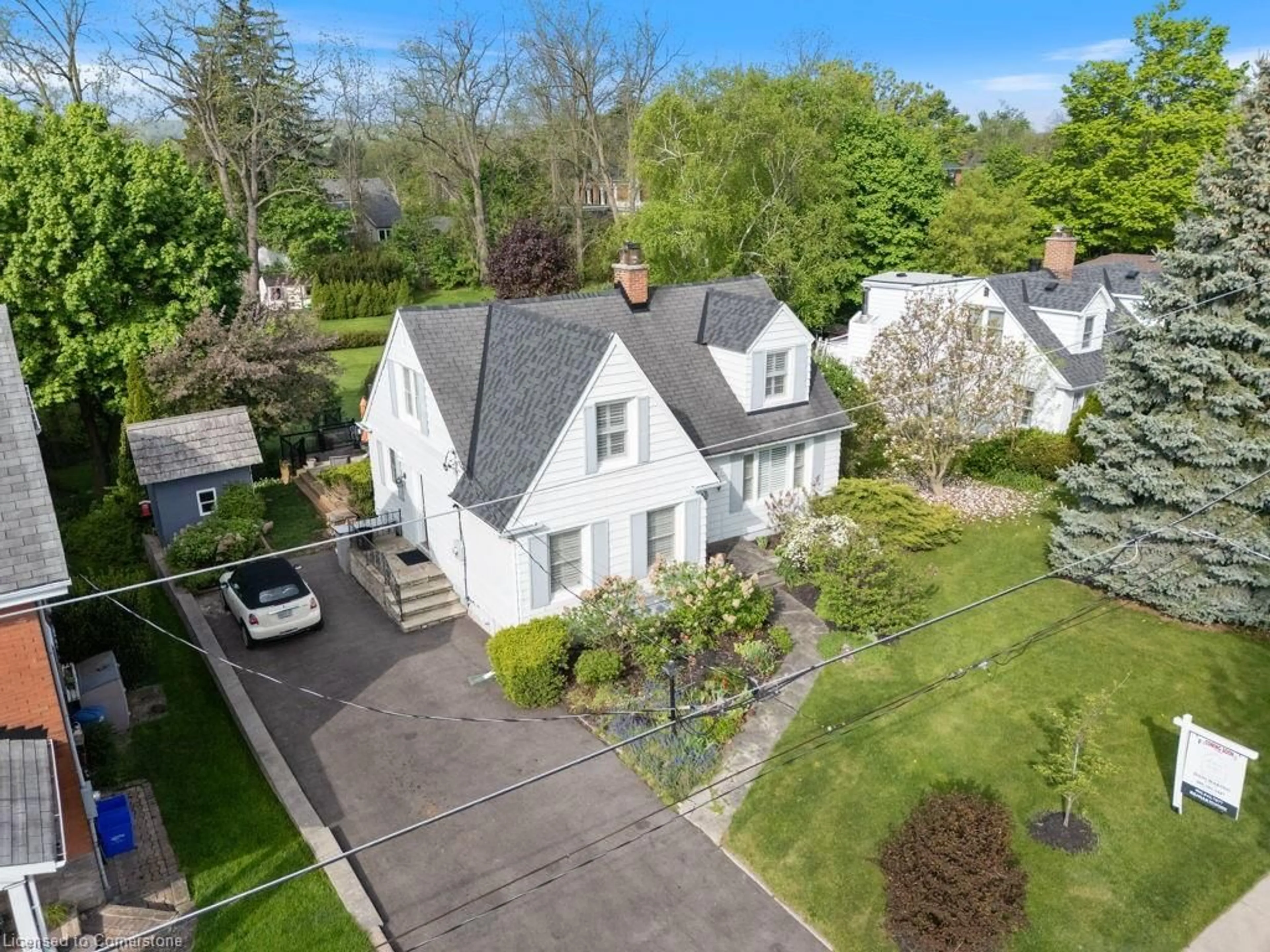 A pic from outside/outdoor area/front of a property/back of a property/a pic from drone, street for 124 Lydia Ave, Milton Ontario L9T 2H1