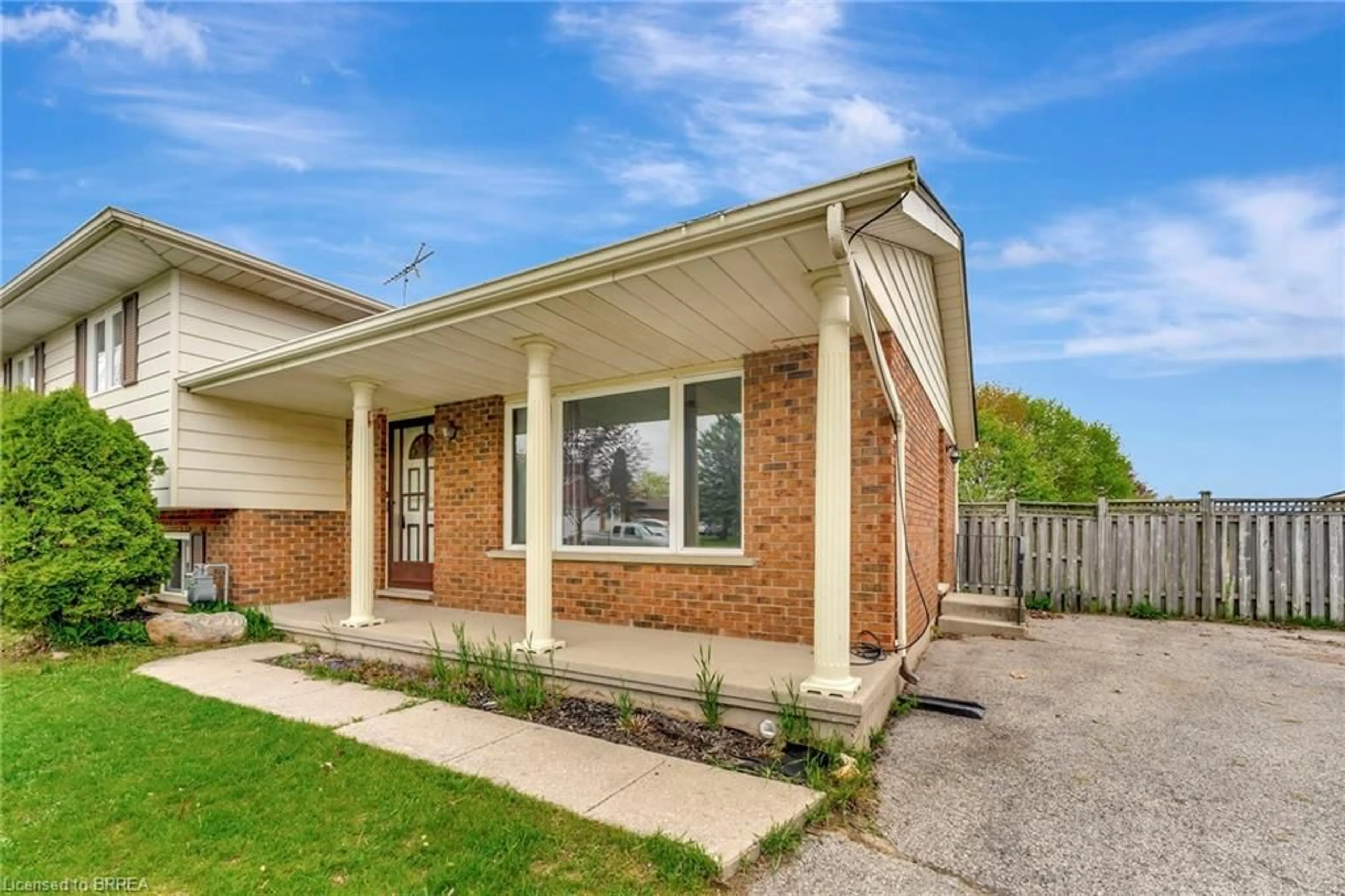 Home with brick exterior material, street for 2007 Hill St, Waterford Ontario N0E 1Y0
