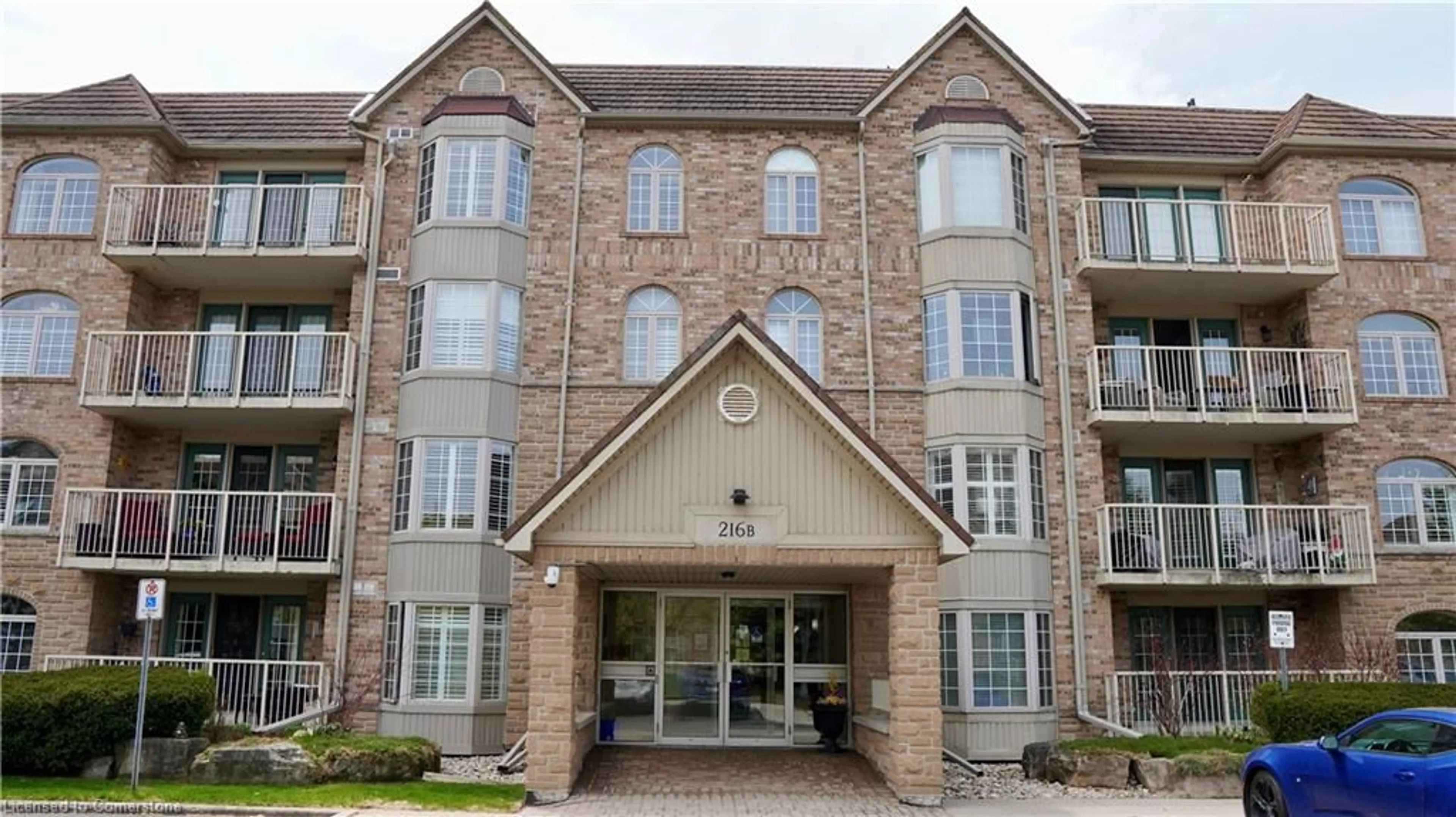 Indoor foyer for 216 Plains Rd #B309, Burlington Ontario L7T 4K8