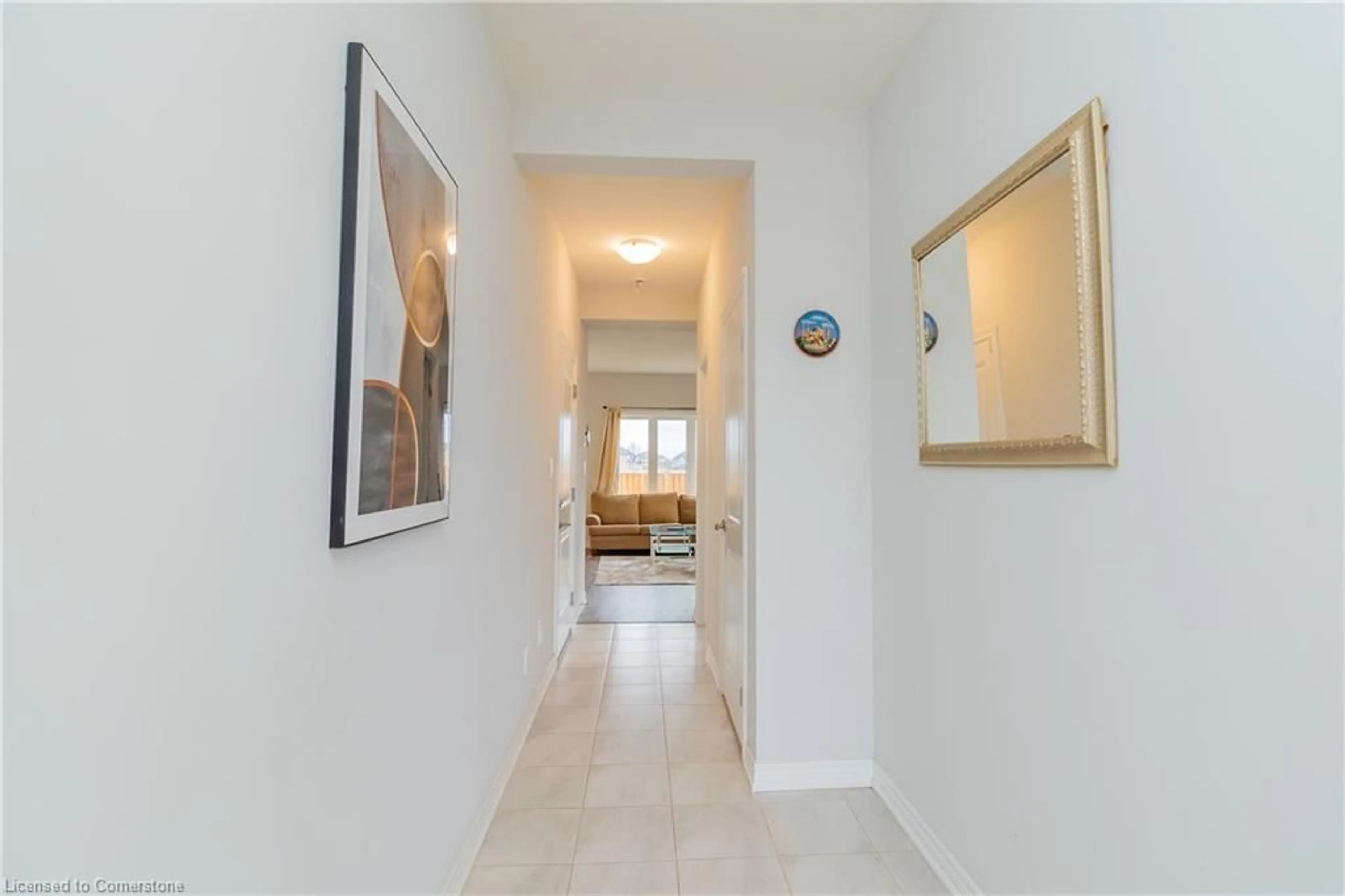 Indoor foyer for 45 Sycamore St, Niagara Falls Ontario L3C 0H8