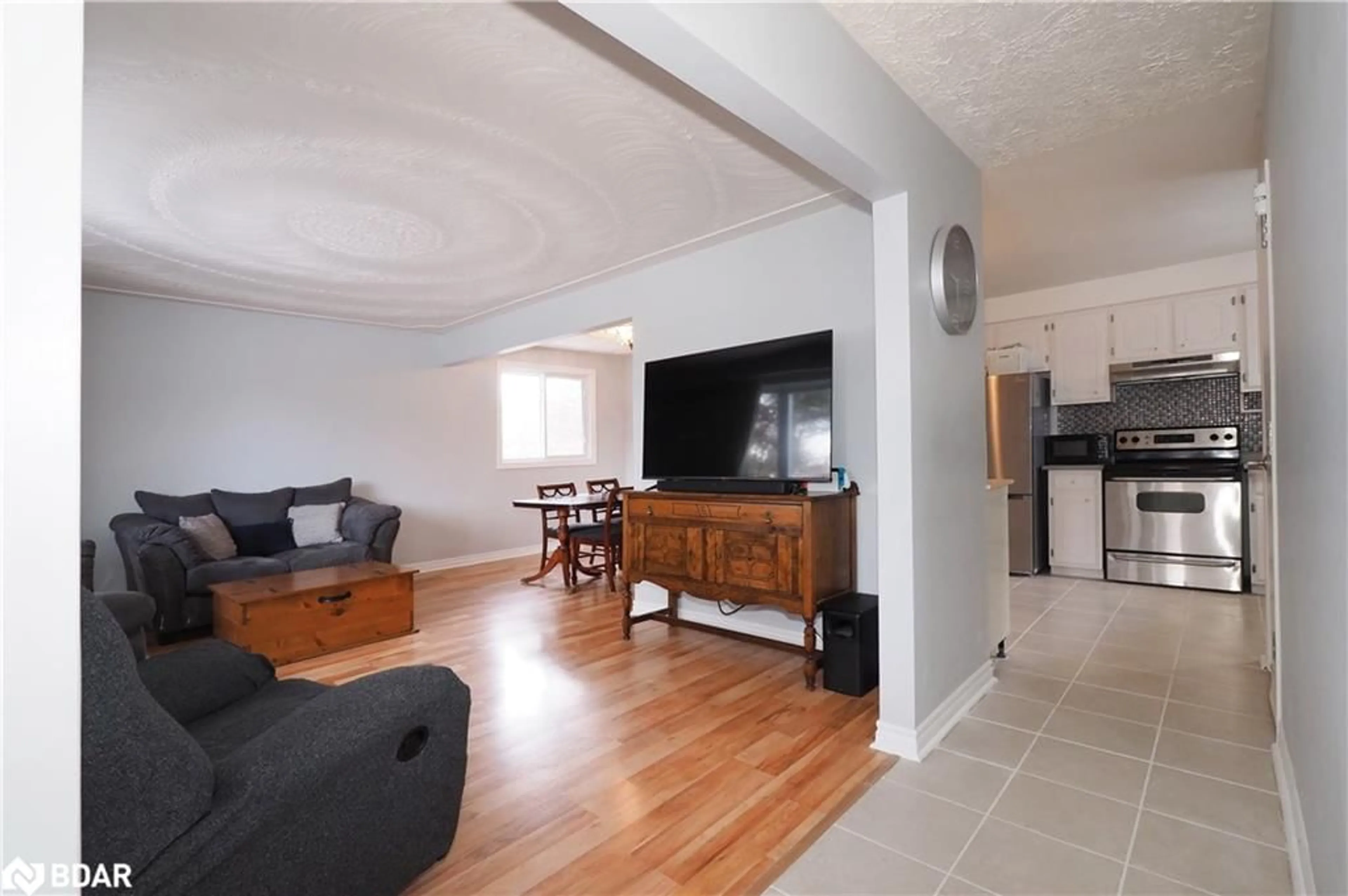 Living room with furniture, unknown for 113 Deerberry Pl, Waterloo Ontario N2V 1G2