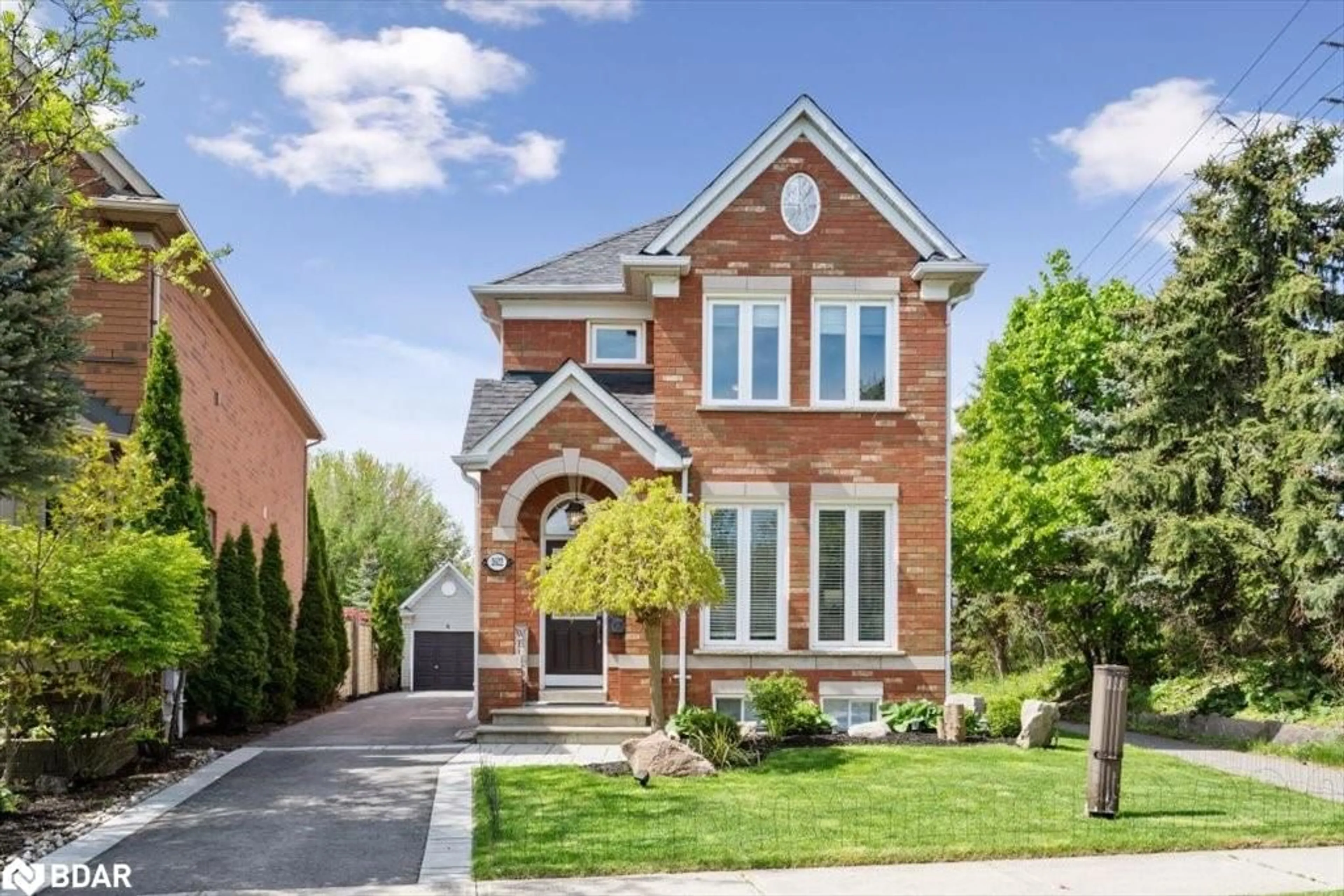 Home with brick exterior material, street for 2622 Ironwood Cres, Oakville Ontario L6H 6L9
