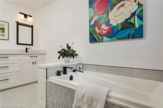 Additional property image - 327A Lake Promenade