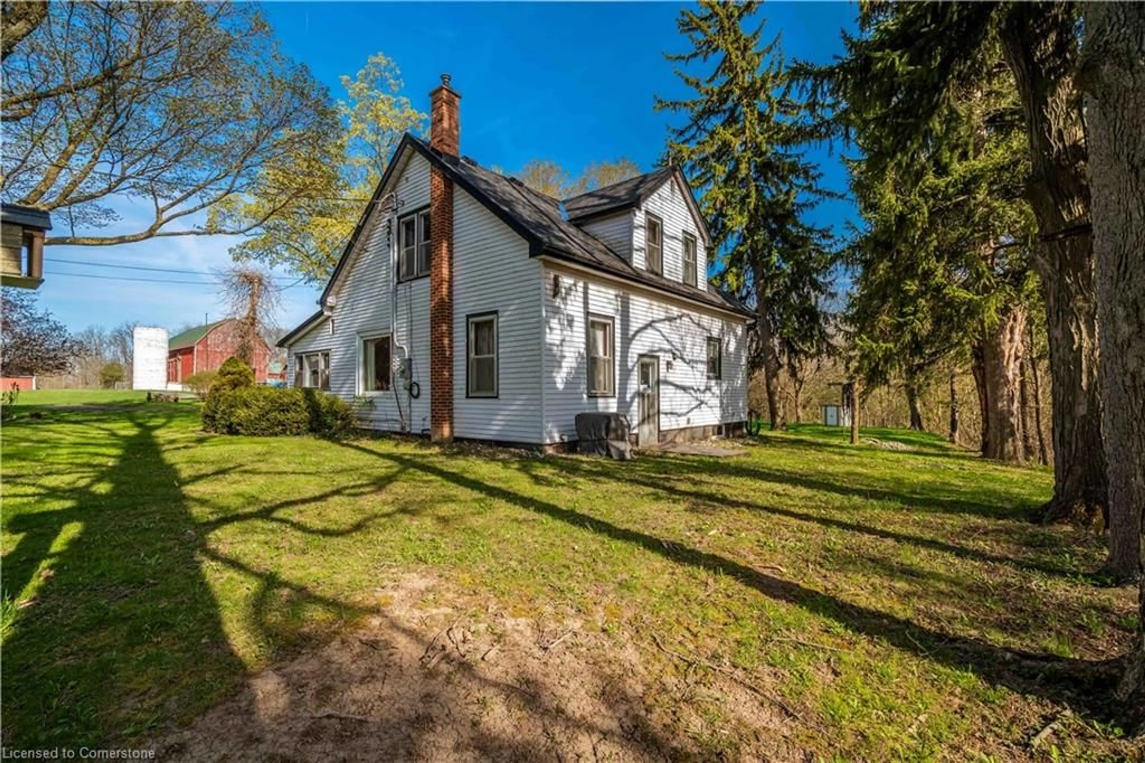 A pic from outside/outdoor area/front of a property/back of a property/a pic from drone, building for 1393 Highway 54, Middleport Ontario N3W 2G9