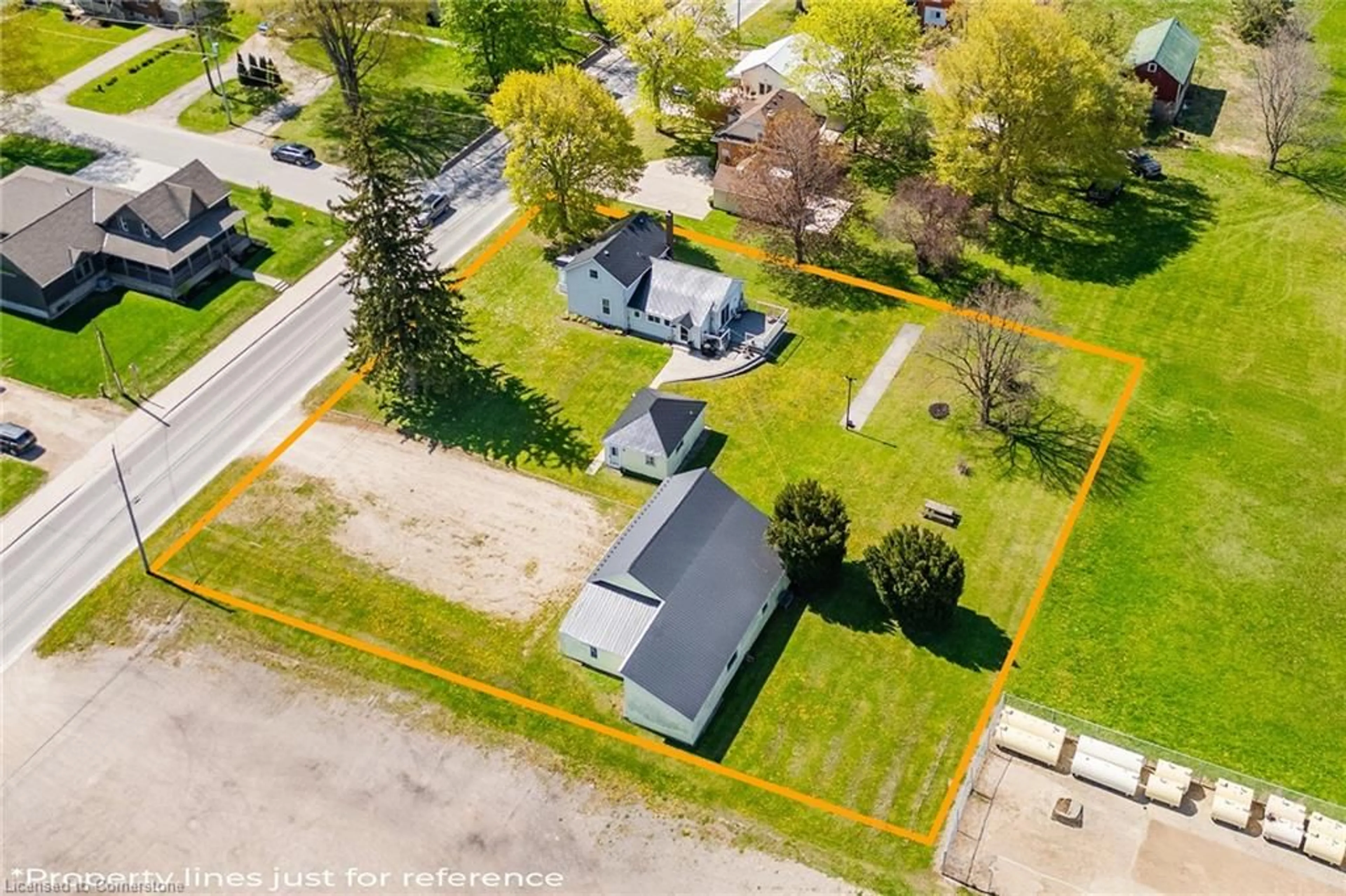 A pic from outside/outdoor area/front of a property/back of a property/a pic from drone, street for 628 Josephine St, Wingham Ontario N0G 2W0
