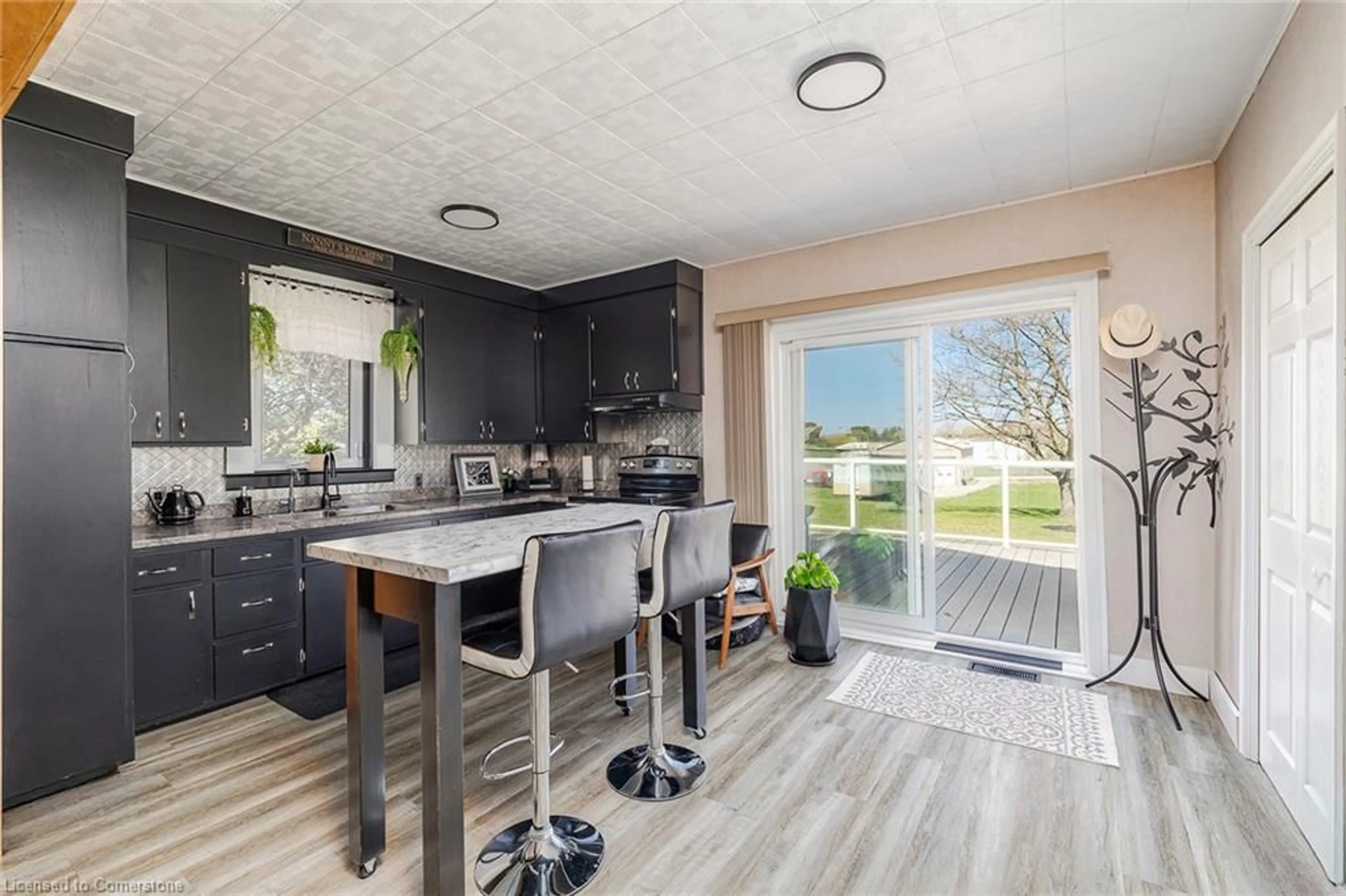 Open concept kitchen, unknown for 628 Josephine St, Wingham Ontario N0G 2W0
