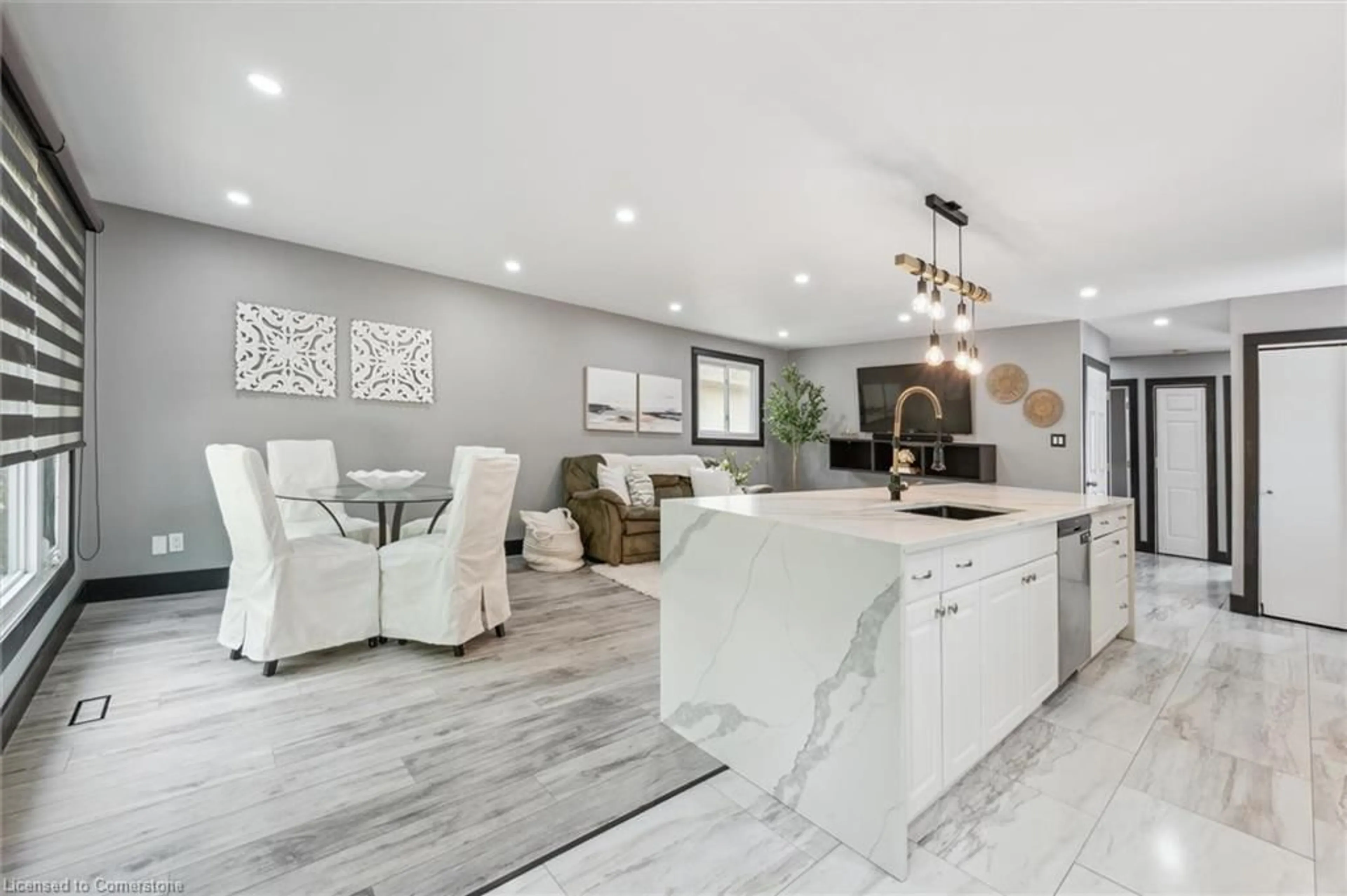 Open concept kitchen, unknown for 68 Angela Cres, Cambridge Ontario N1S 4B6