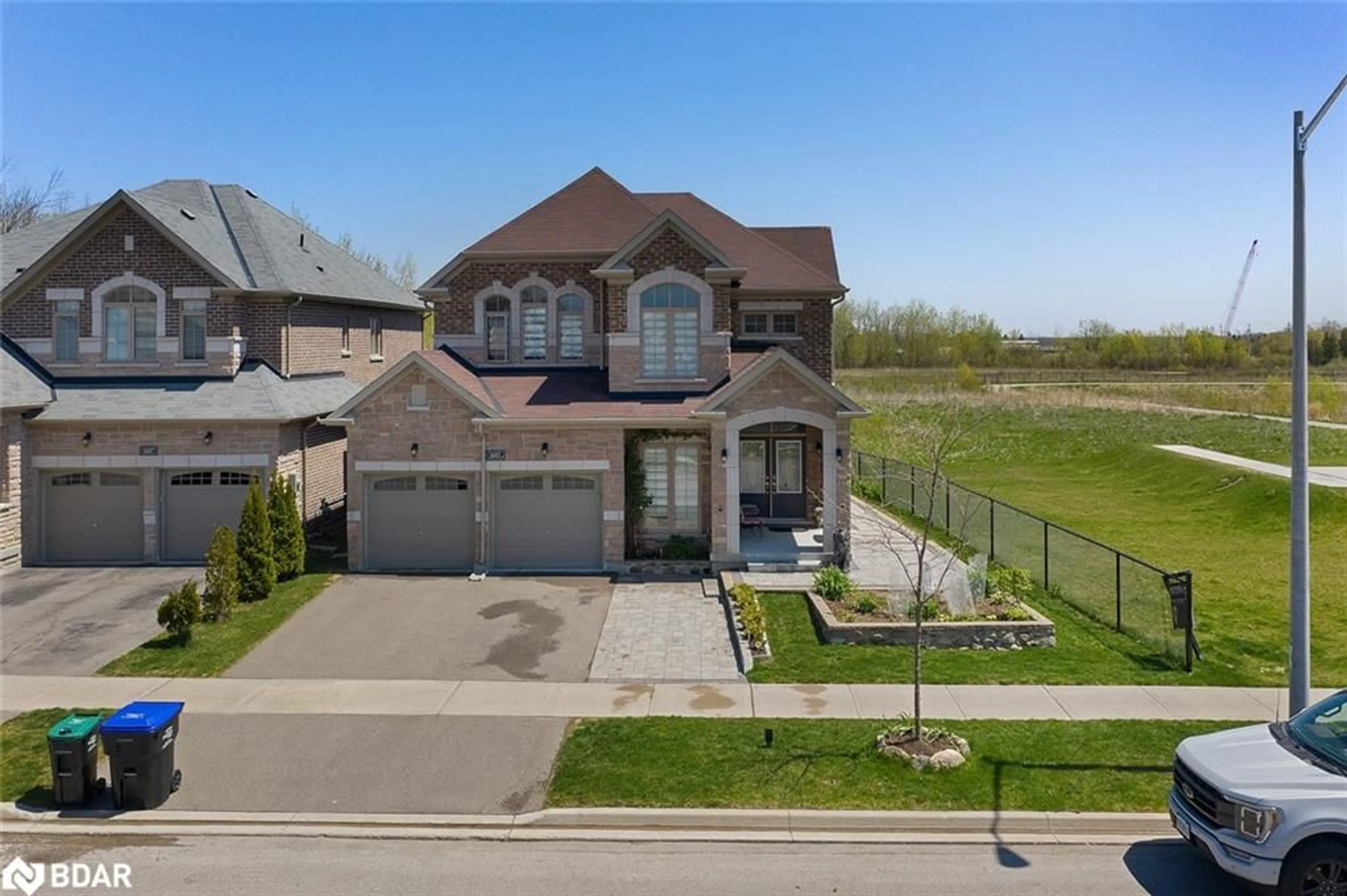 A pic from outside/outdoor area/front of a property/back of a property/a pic from drone, street for 1601 Emberton Way, Innisfil Ontario L9S 0N4