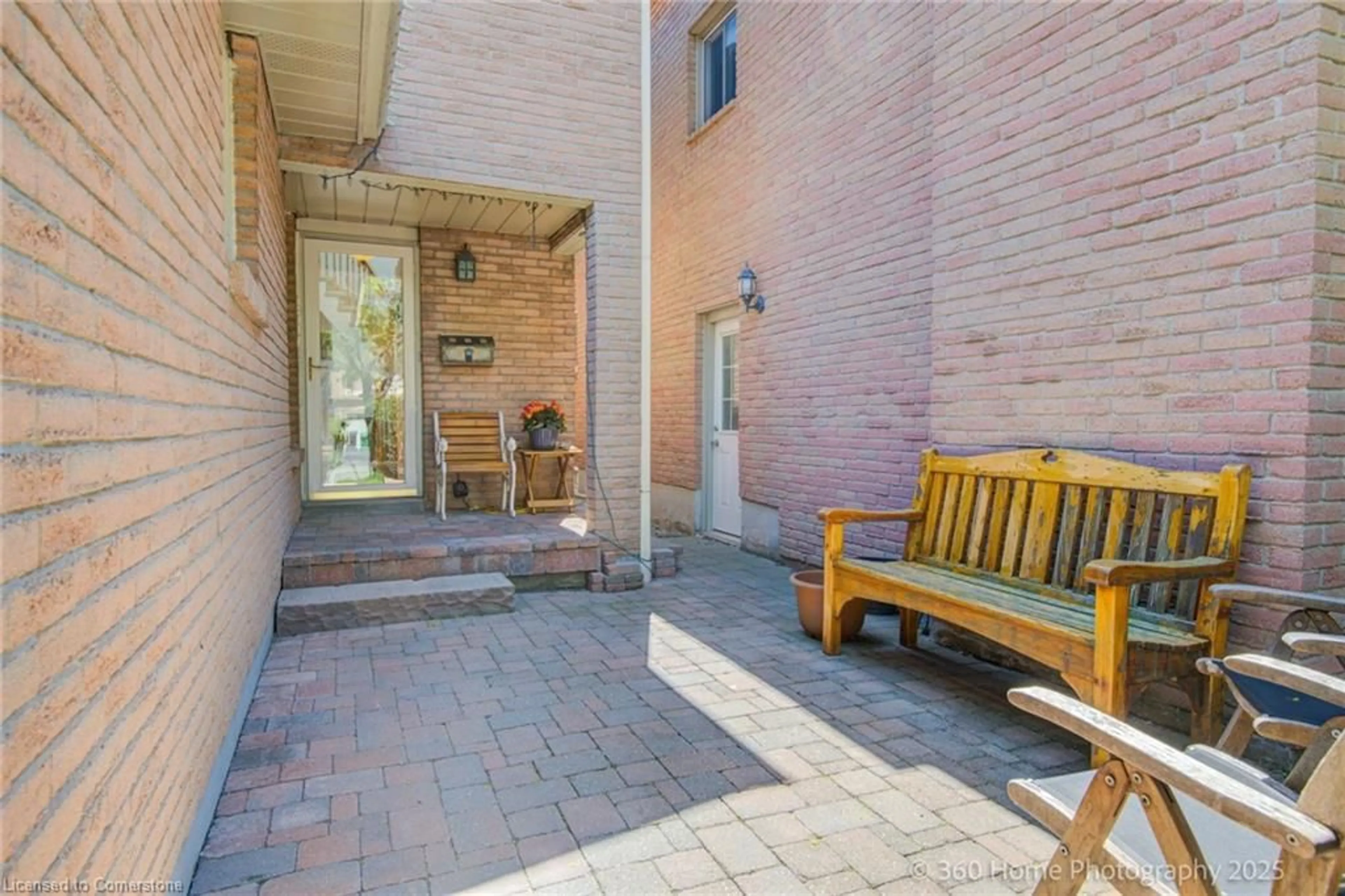 Patio, street for 4425 Sawmill Valley Dr, Mississauga Ontario L5H 4J1