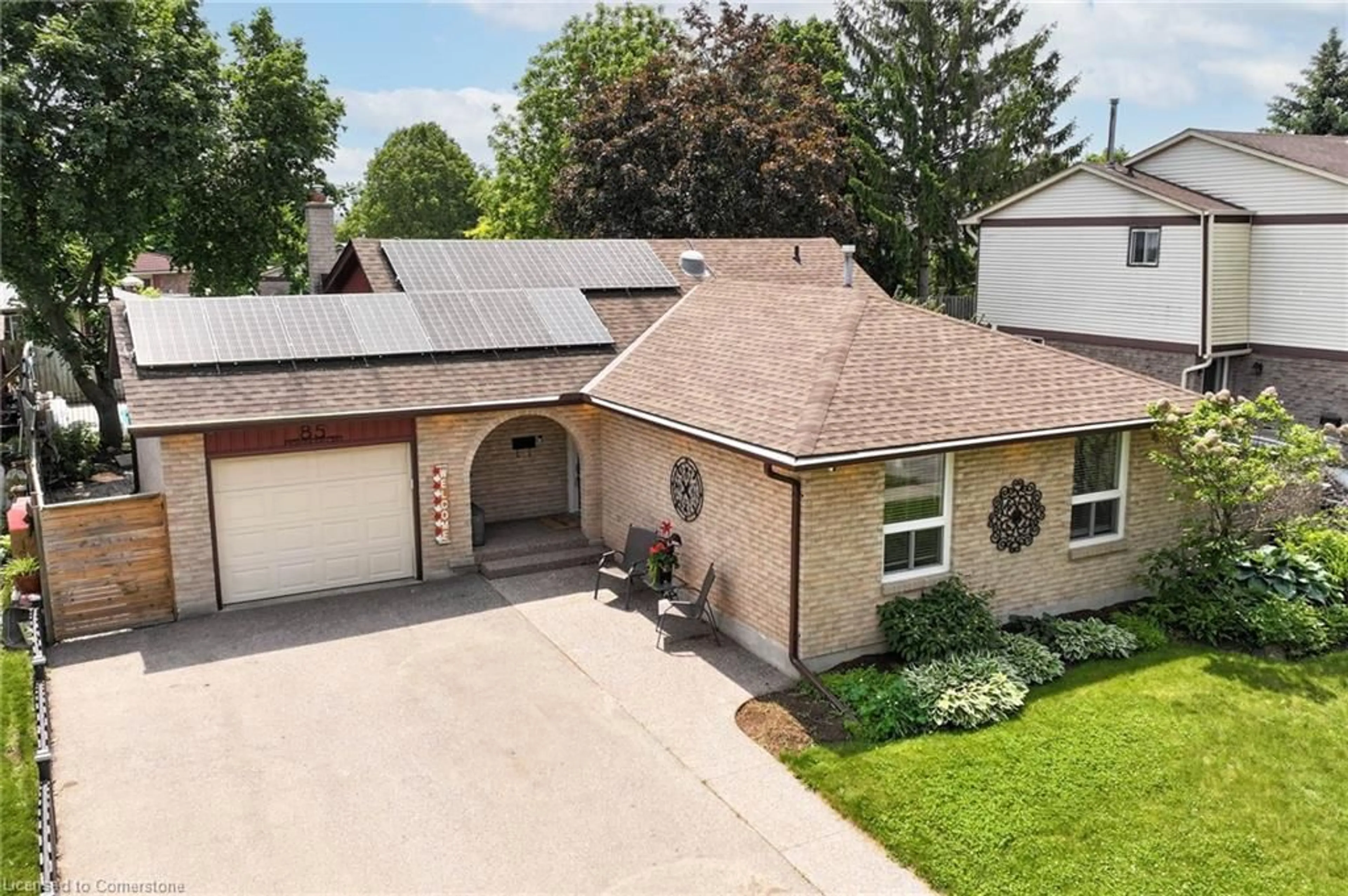 A pic from outside/outdoor area/front of a property/back of a property/a pic from drone, street for 85 Pathfinder Cres, Kitchener Ontario N2P 1S2
