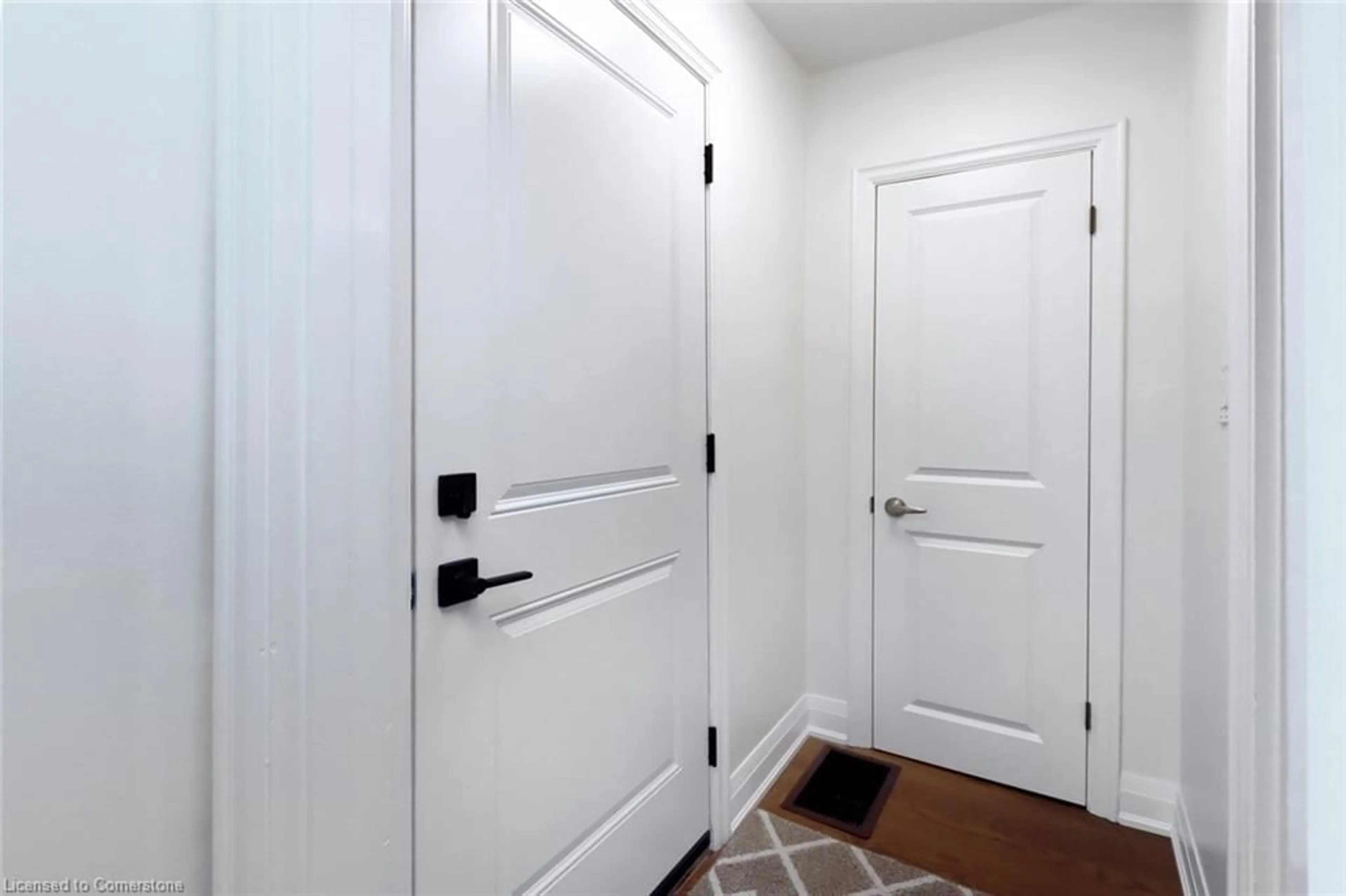 Indoor entryway for 255 East 11th St, Hamilton Ontario L9A 3T8